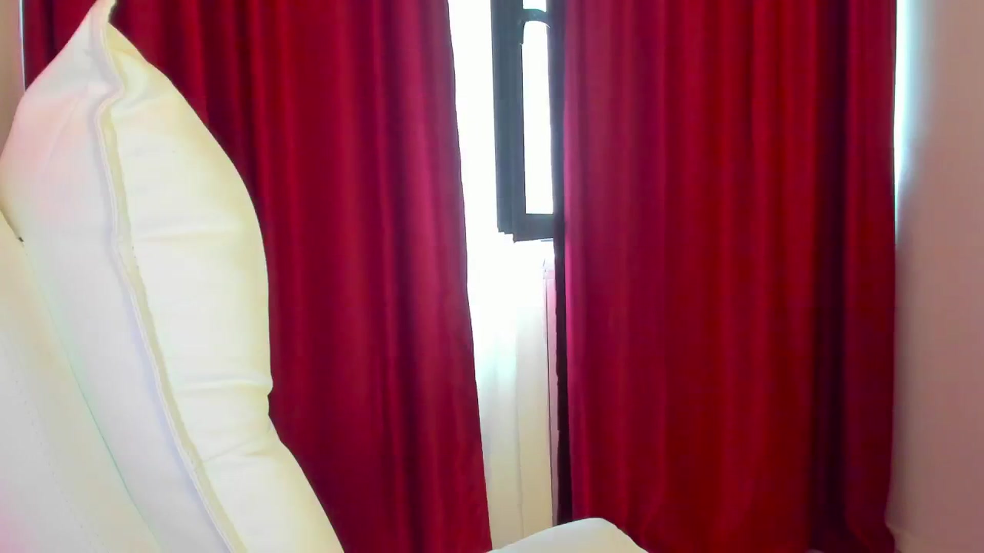 Gallery image thumbnail from AlyssiaKENT1's myfreecams stream on, 08/09/2024, 16:20 image 2 of 20