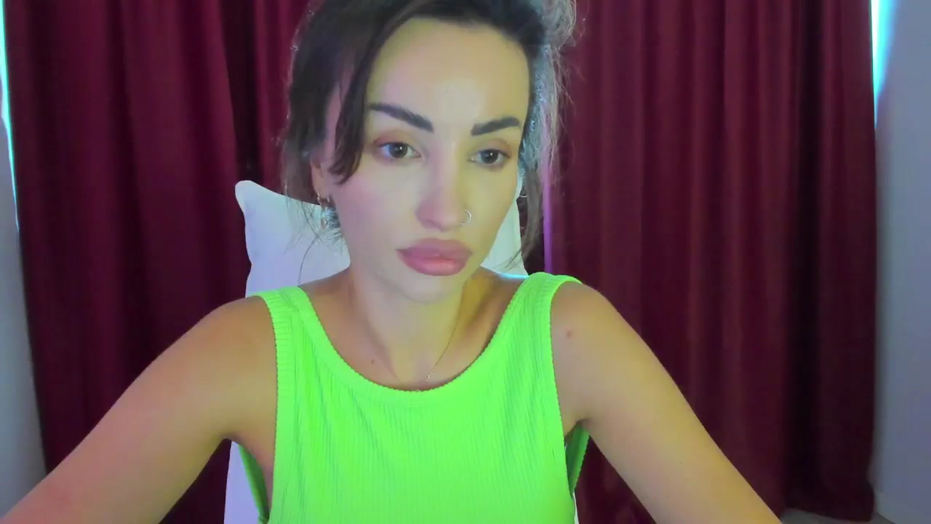 Gallery image thumbnail from AlyssiaKENT1's myfreecams stream on, 08/14/2024, 13:03 image 6 of 20