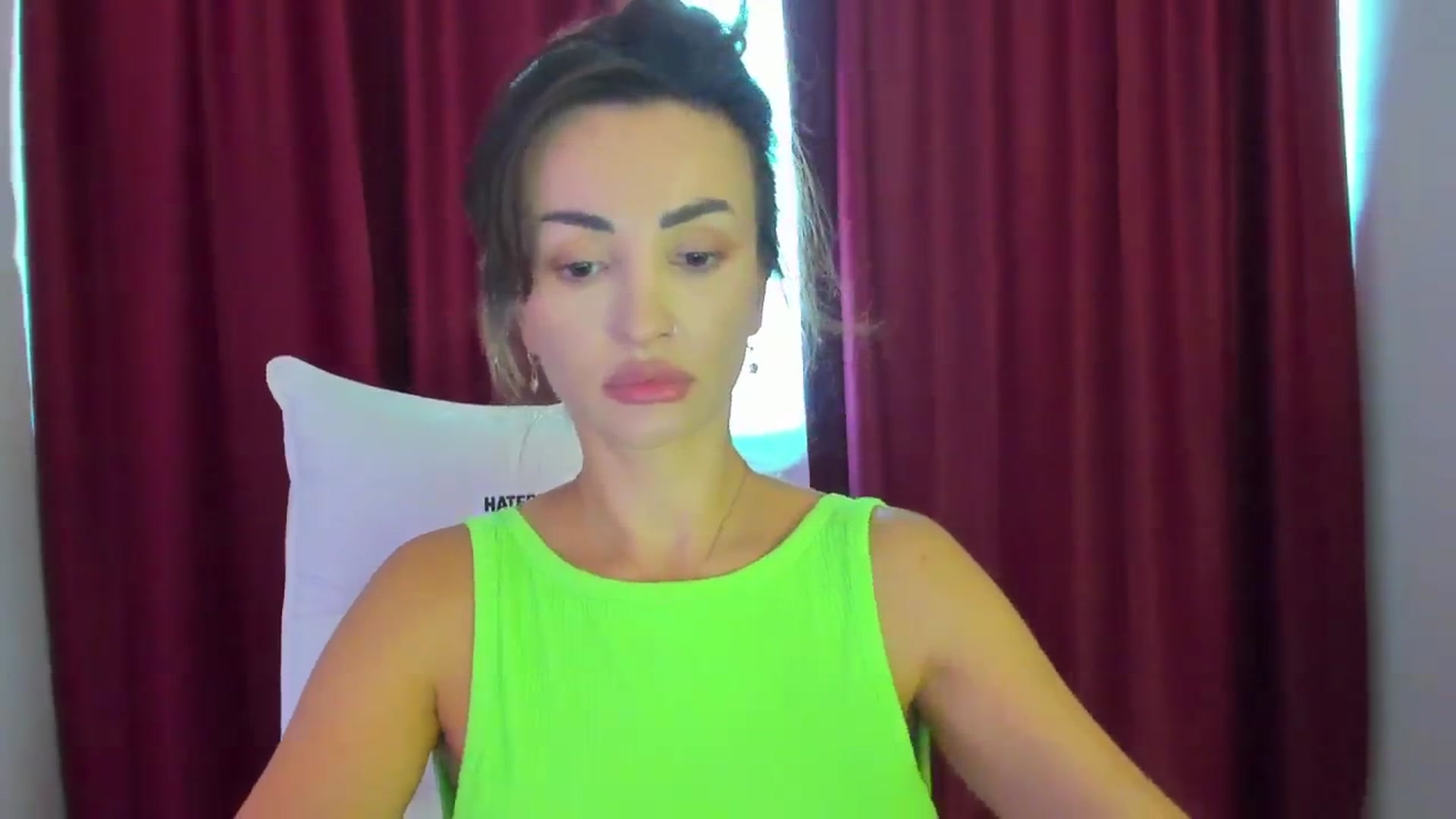 Gallery image thumbnail from AlyssiaKENT1's myfreecams stream on, 08/14/2024, 13:03 image 5 of 20