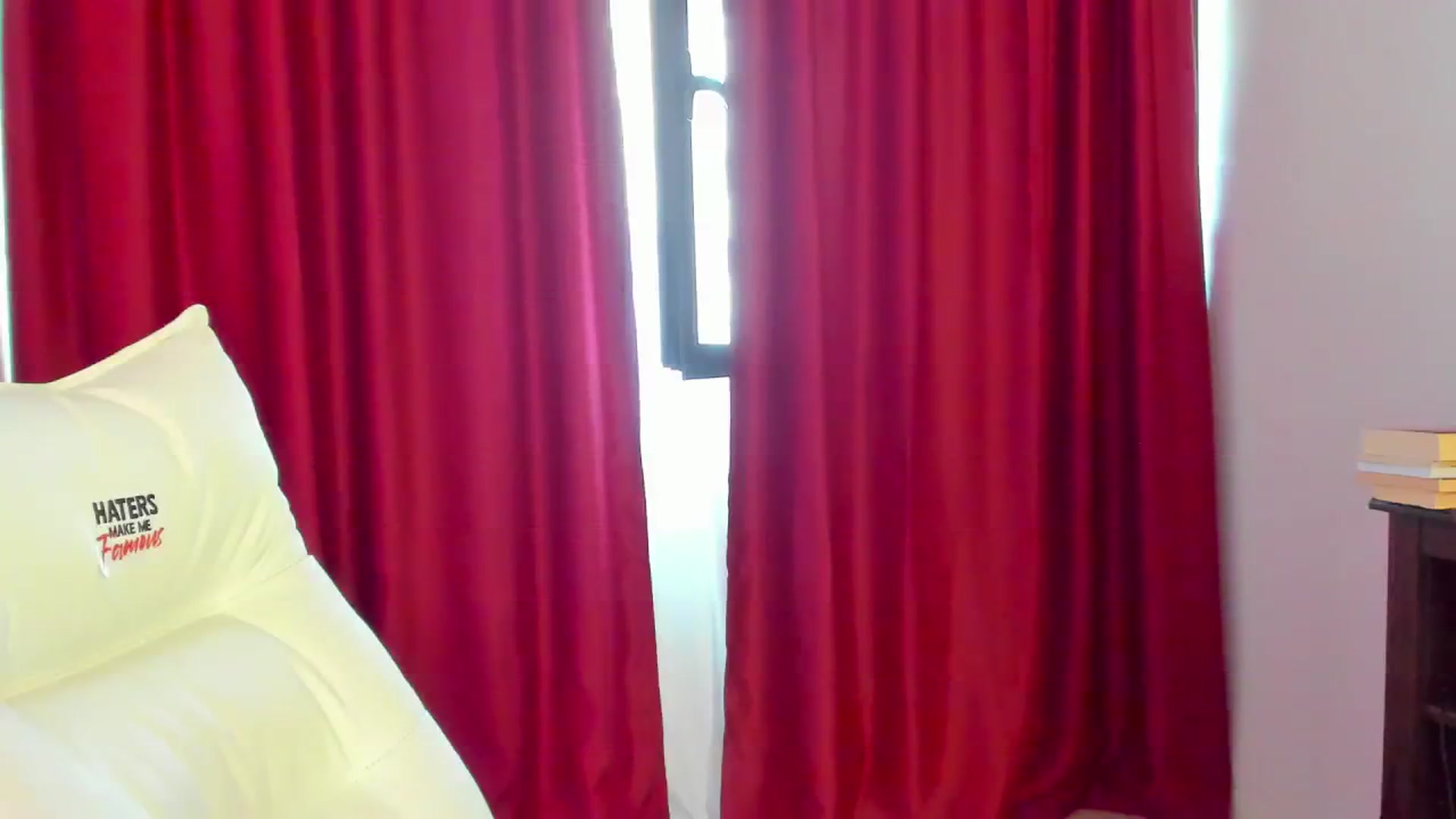 Gallery image thumbnail from AlyssiaKENT1's myfreecams stream on, 08/16/2024, 15:51 image 10 of 20