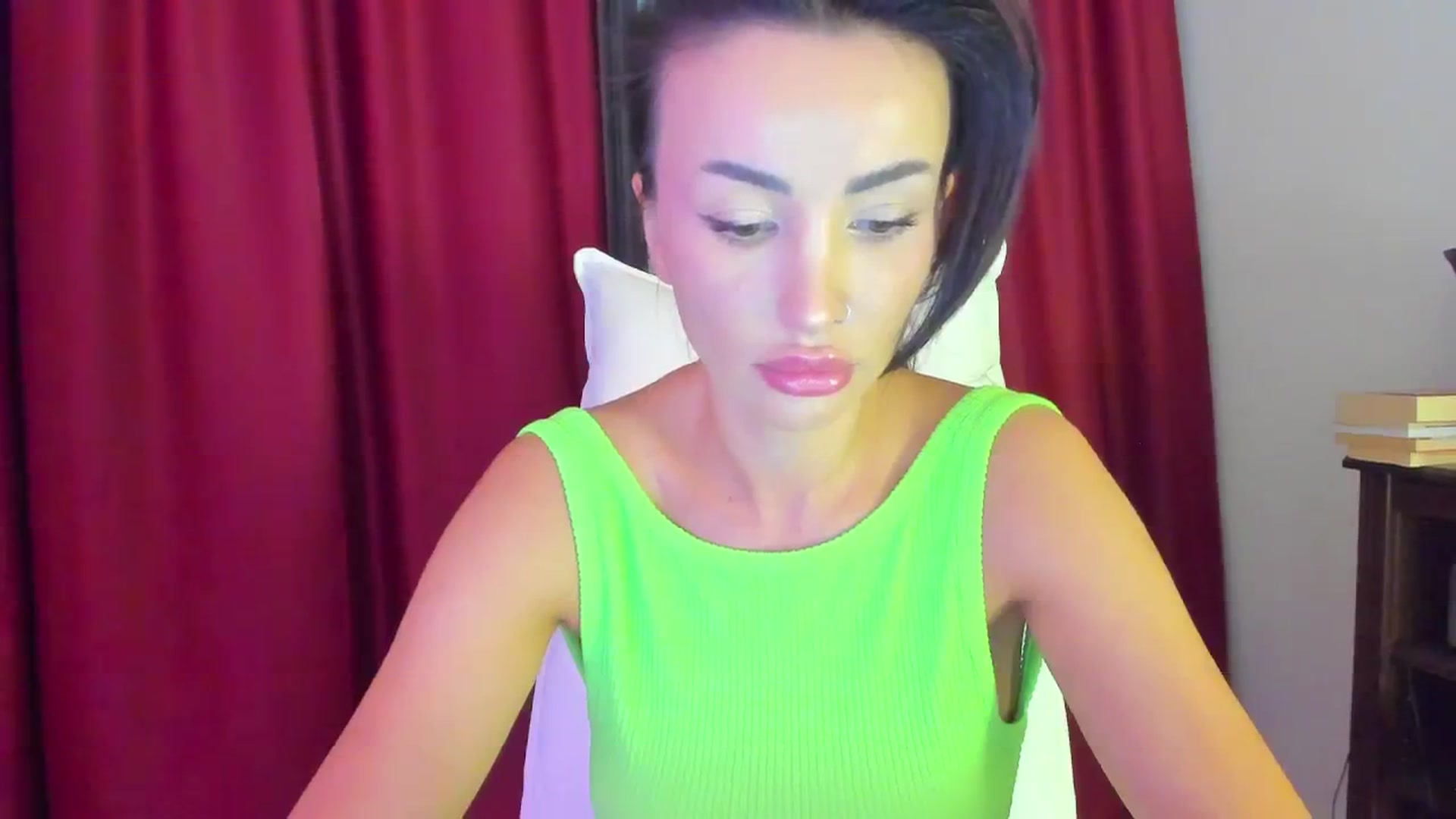 Gallery image thumbnail from AlyssiaKENT1's myfreecams stream on, 09/02/2024, 18:41 image 8 of 20
