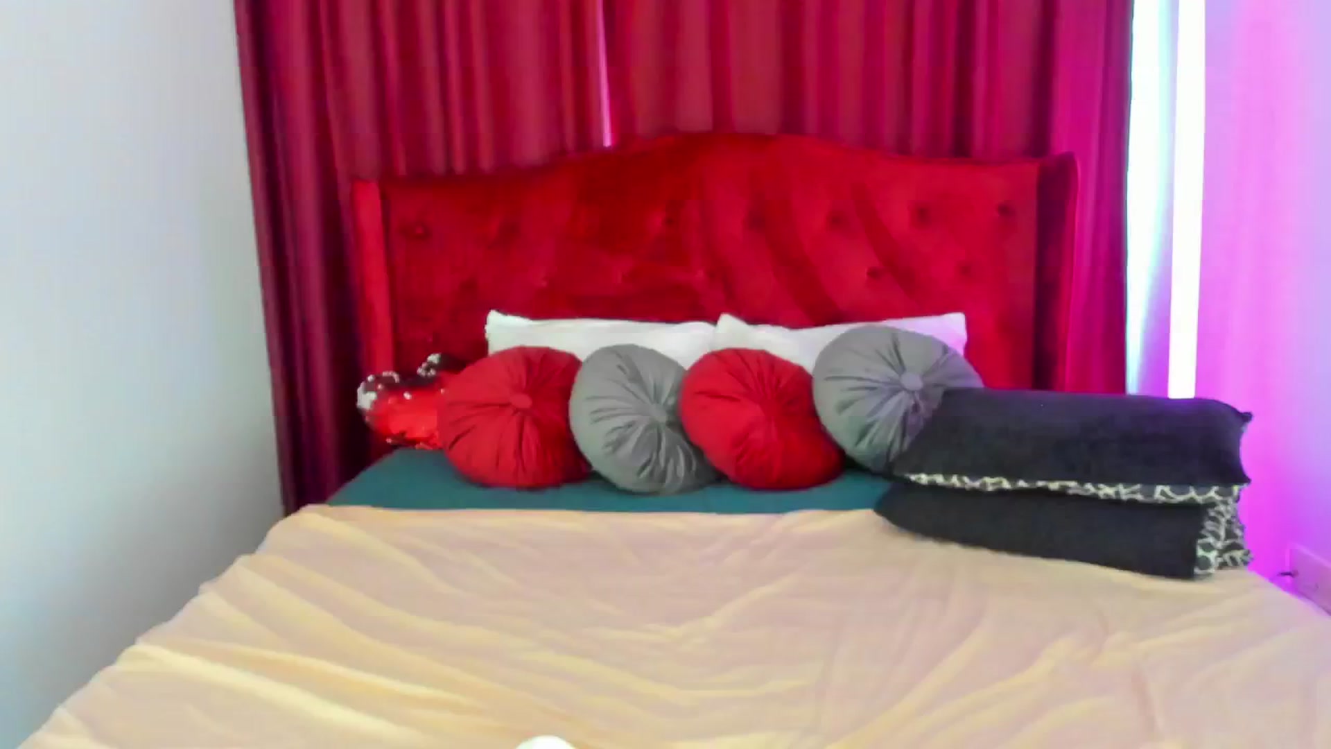 Gallery image thumbnail from AlyssiaKENT1's myfreecams stream on, 09/06/2024, 14:17 image 17 of 20