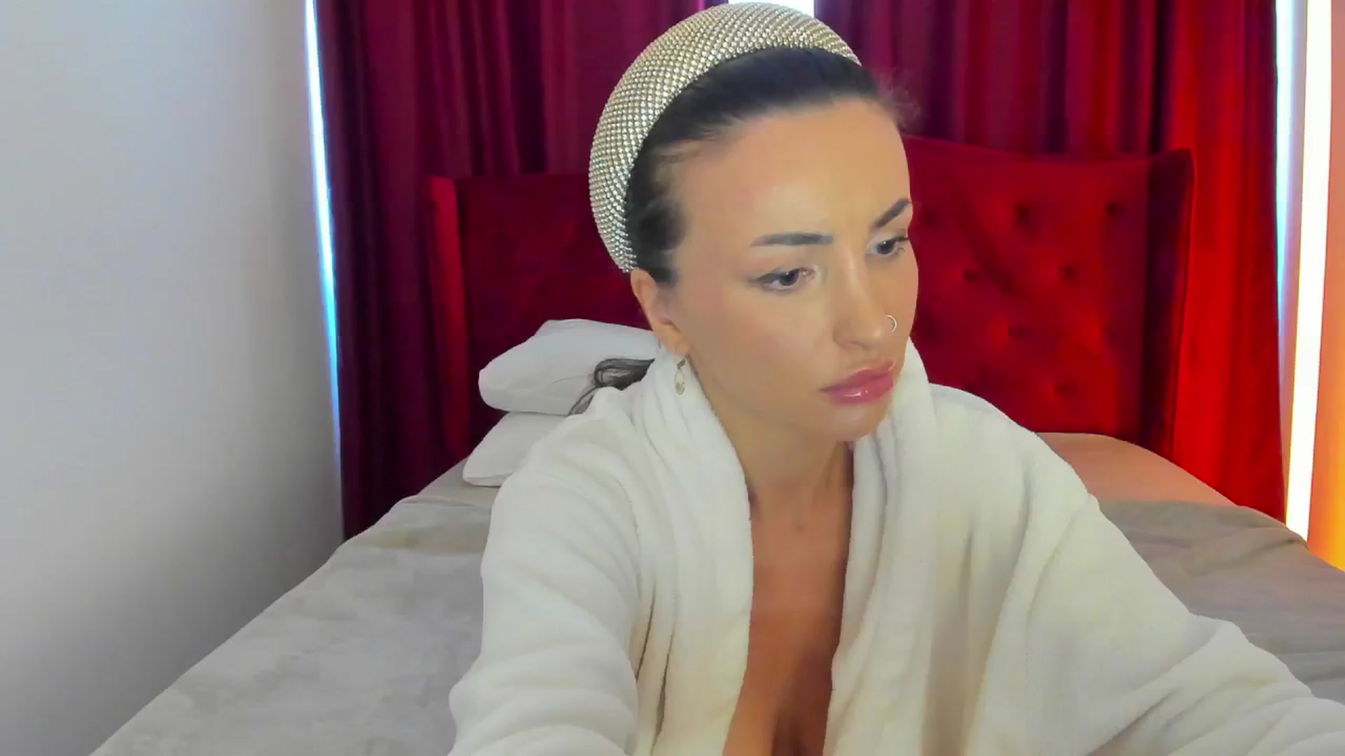 Gallery image thumbnail from AlyssiaKENT1's myfreecams stream on, 09/28/2024, 10:42 image 6 of 20