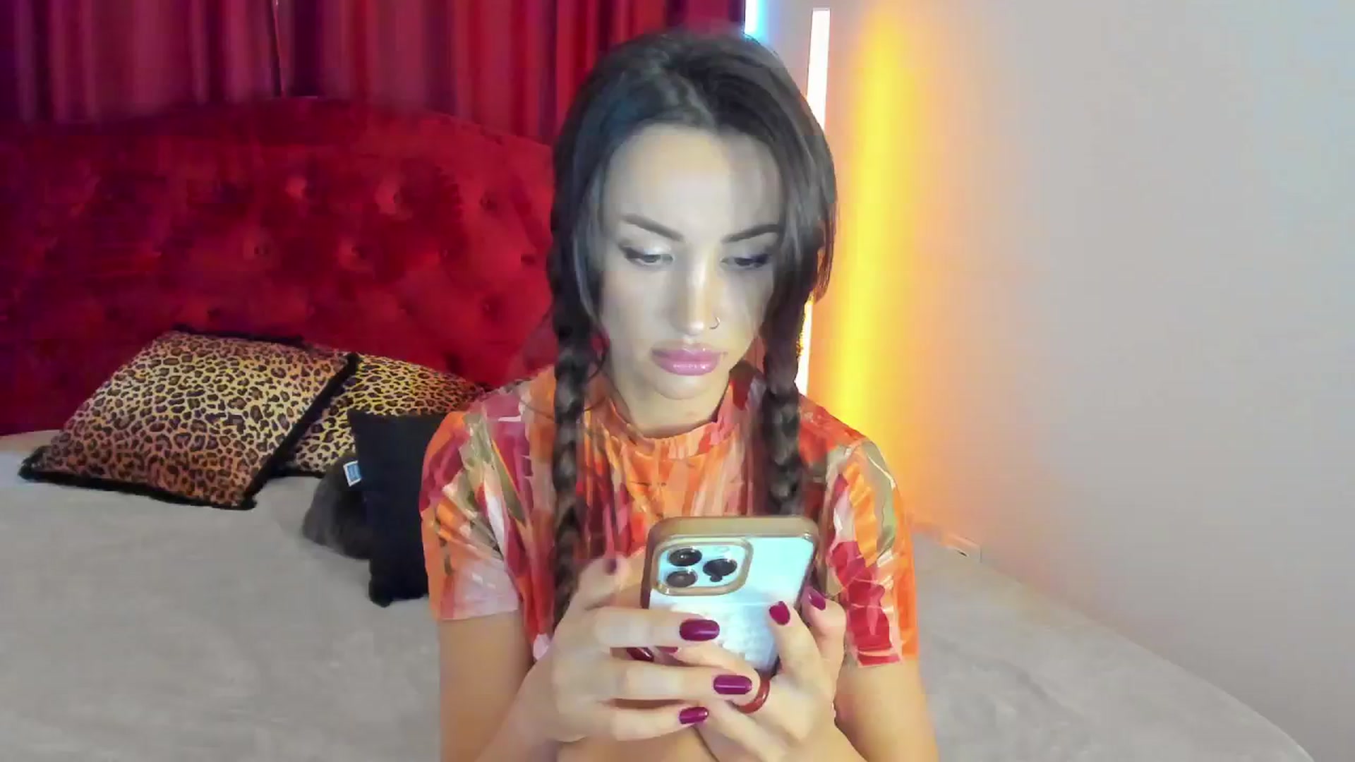 Gallery image thumbnail from AlyssiaKENT1's myfreecams stream on, 10/06/2024, 09:24 image 20 of 20