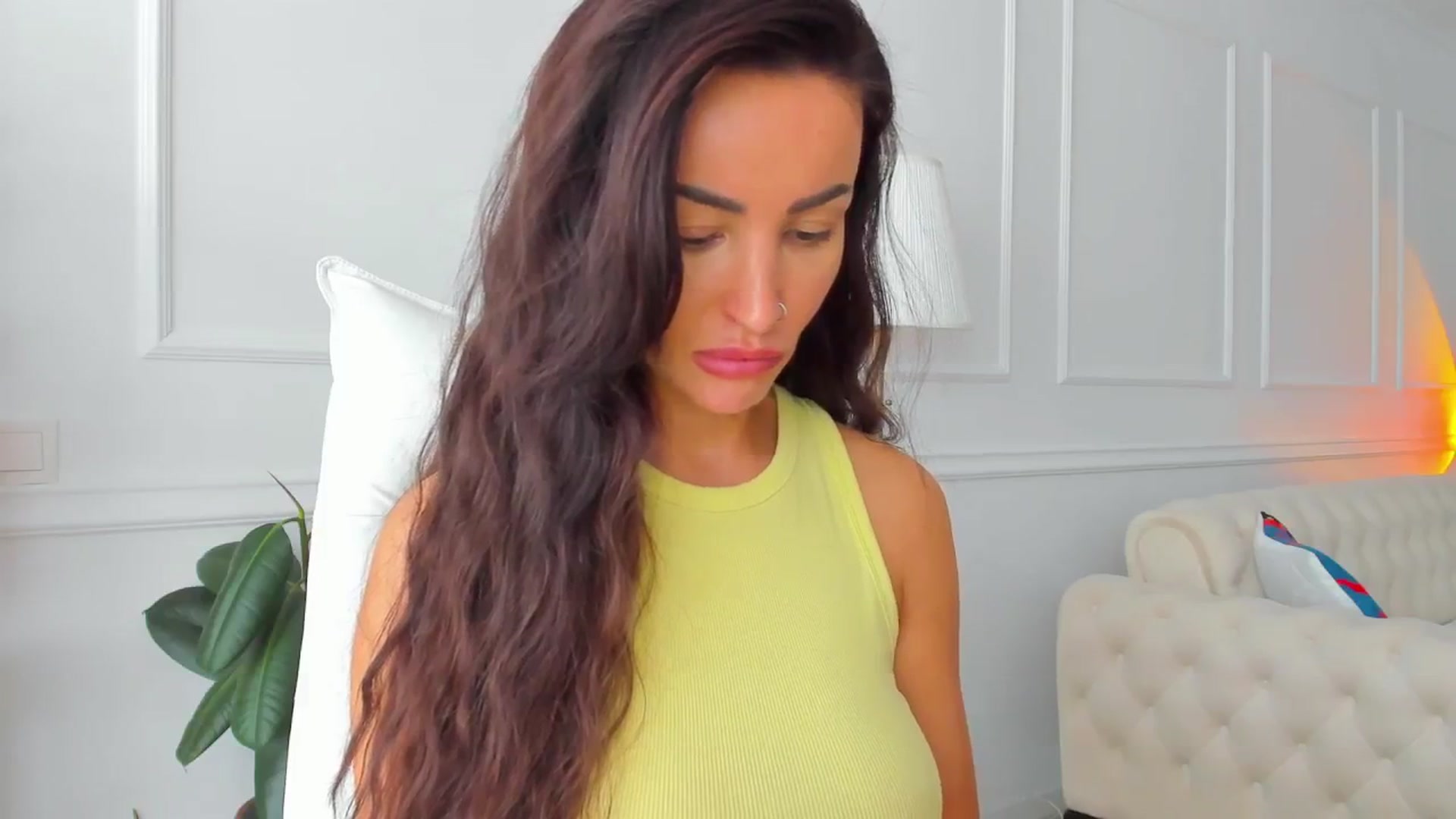 Gallery image thumbnail from AlyssiaKENT1's myfreecams stream on, 10/16/2024, 07:29 image 16 of 20