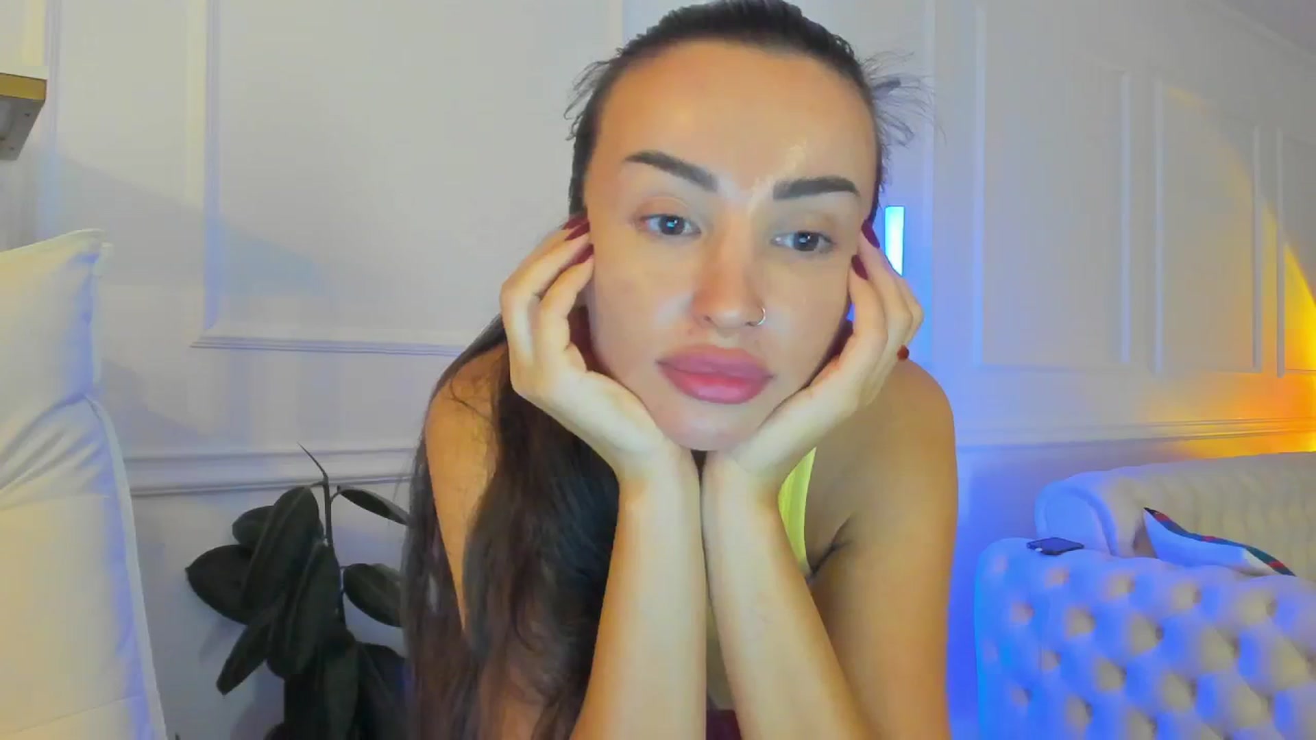 Gallery image thumbnail from AlyssiaKENT1's myfreecams stream on, 10/16/2024, 16:48 image 17 of 20