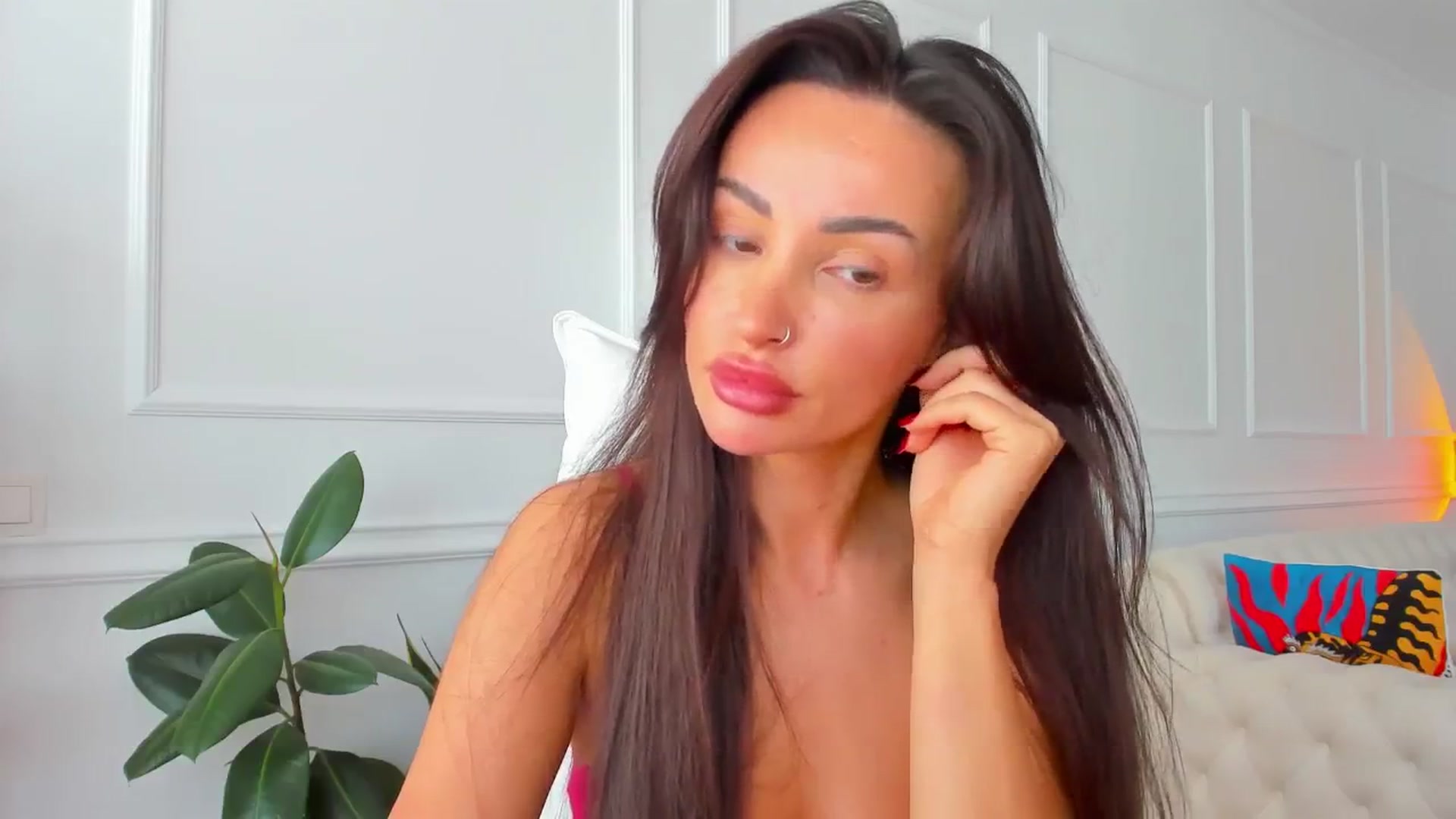 Gallery image thumbnail from AlyssiaKENT1's myfreecams stream on, 10/22/2024, 08:51 image 6 of 20