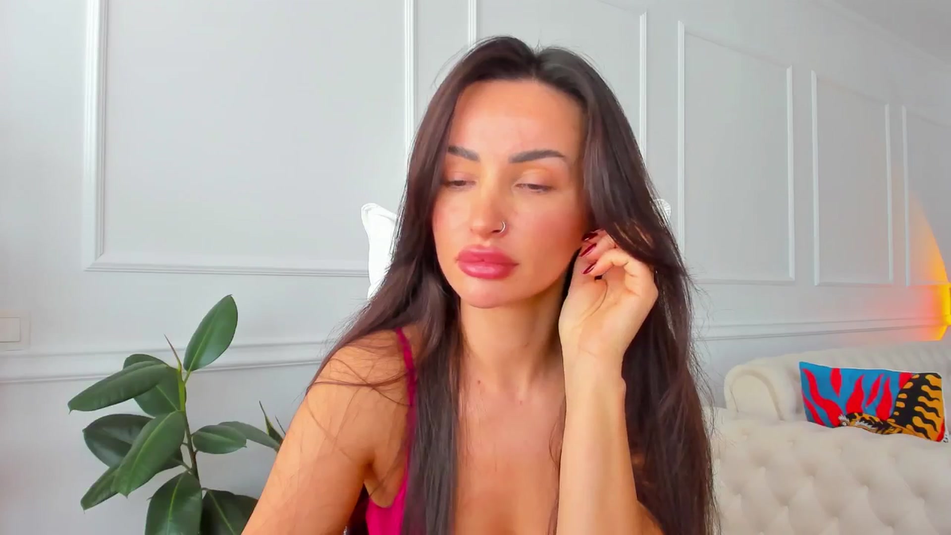 Gallery image thumbnail from AlyssiaKENT1's myfreecams stream on, 10/22/2024, 08:51 image 9 of 20