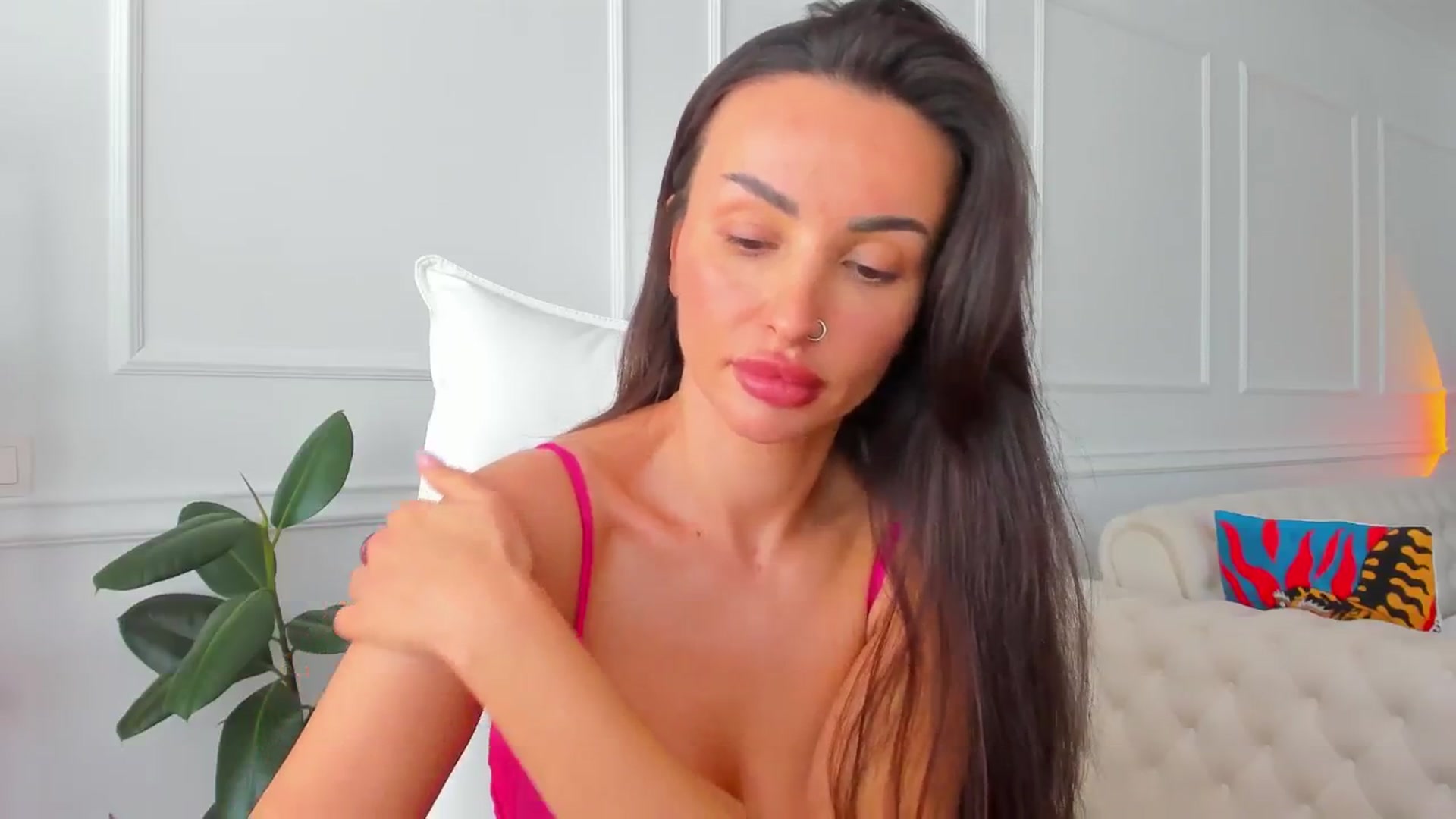 Gallery image thumbnail from AlyssiaKENT1's myfreecams stream on, 10/22/2024, 10:05 image 6 of 20