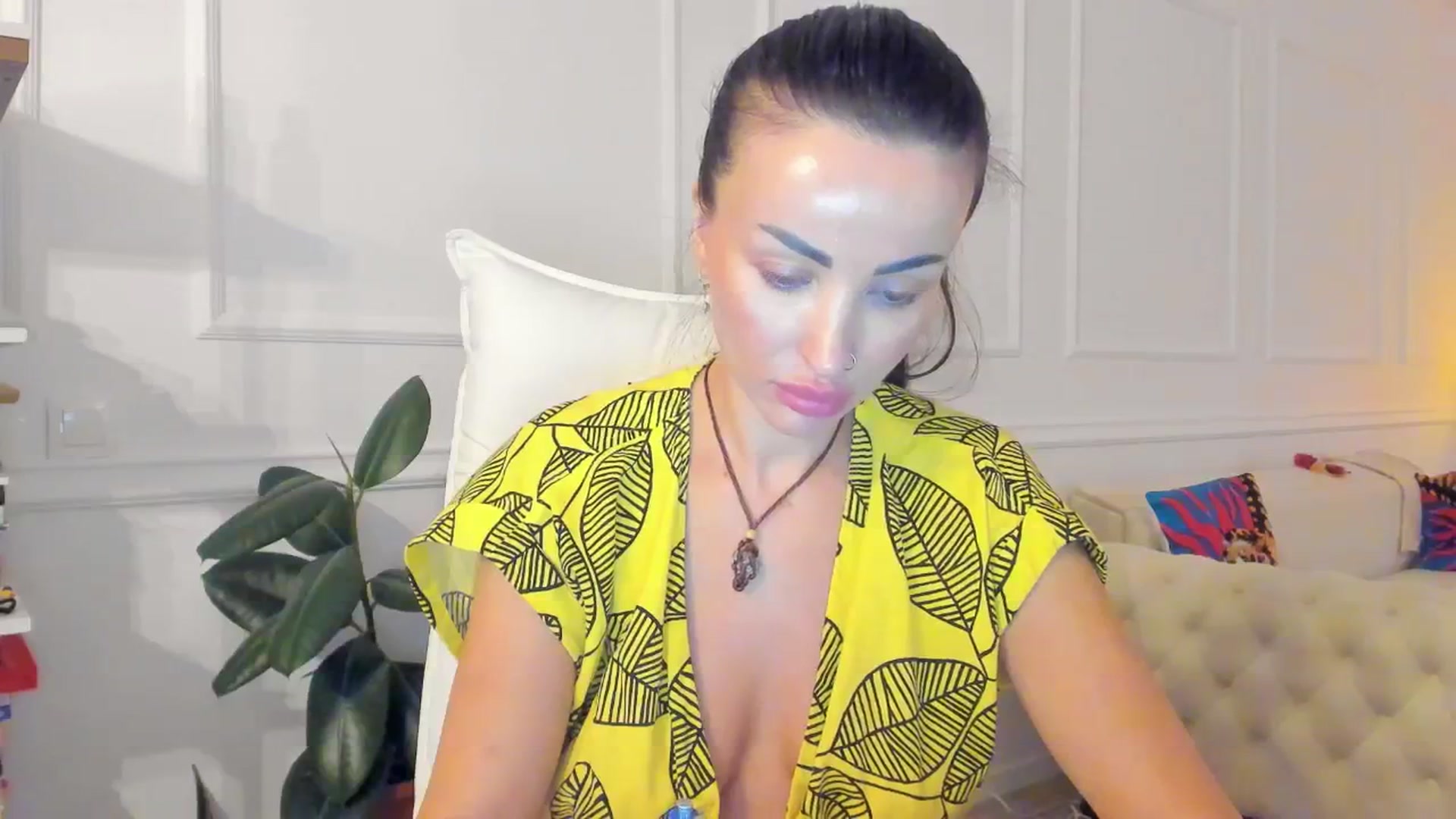 Gallery image thumbnail from AlyssiaKENT1's myfreecams stream on, 10/26/2024, 18:47 image 5 of 20