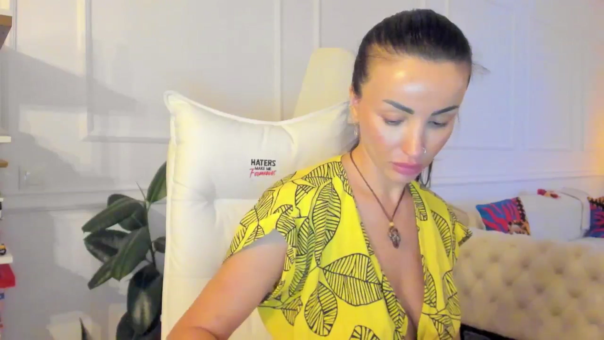 Gallery image thumbnail from AlyssiaKENT1's myfreecams stream on, 10/26/2024, 18:47 image 8 of 20