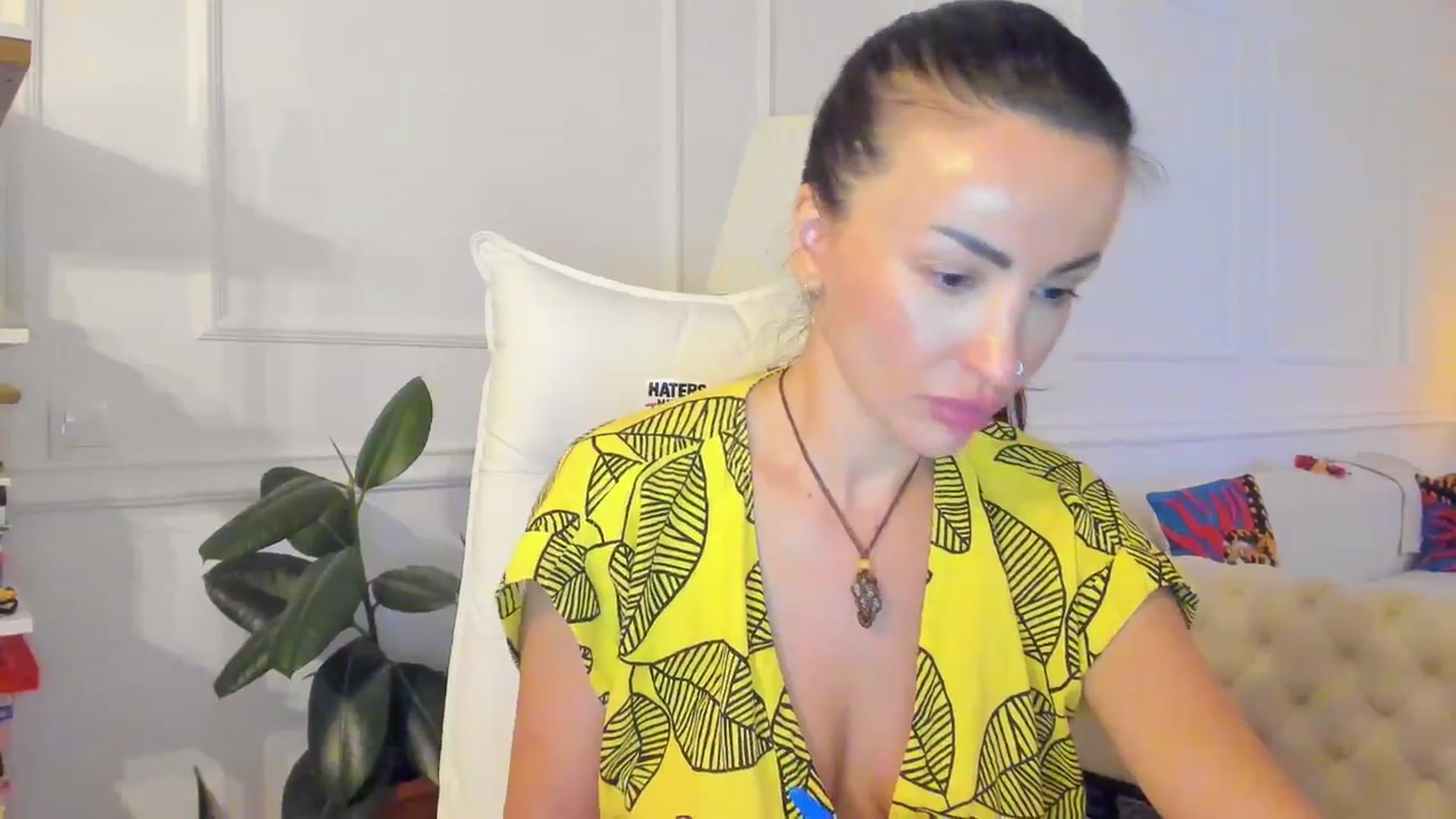 Gallery image thumbnail from AlyssiaKENT1's myfreecams stream on, 10/26/2024, 18:47 image 11 of 20