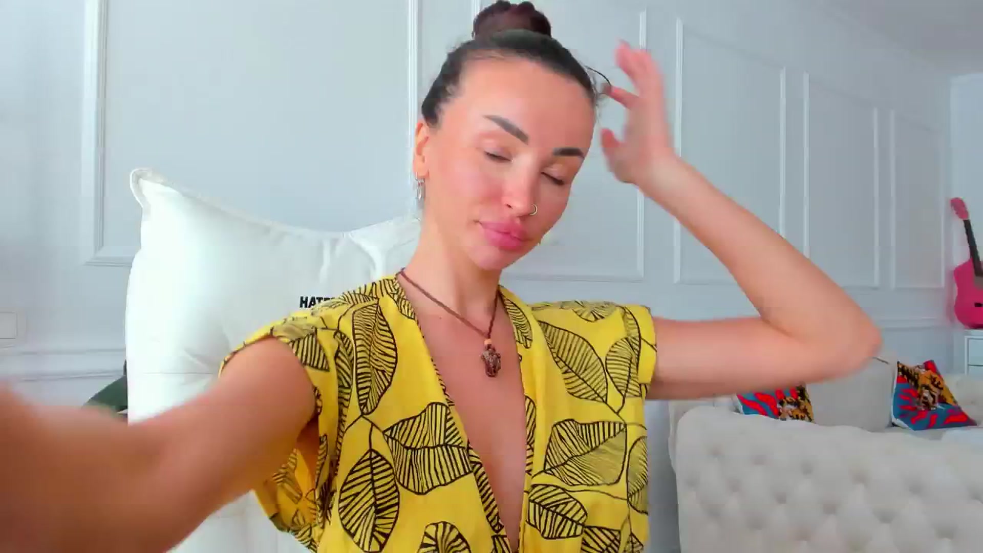 Gallery image thumbnail from AlyssiaKENT1's myfreecams stream on, 10/27/2024, 09:21 image 13 of 20