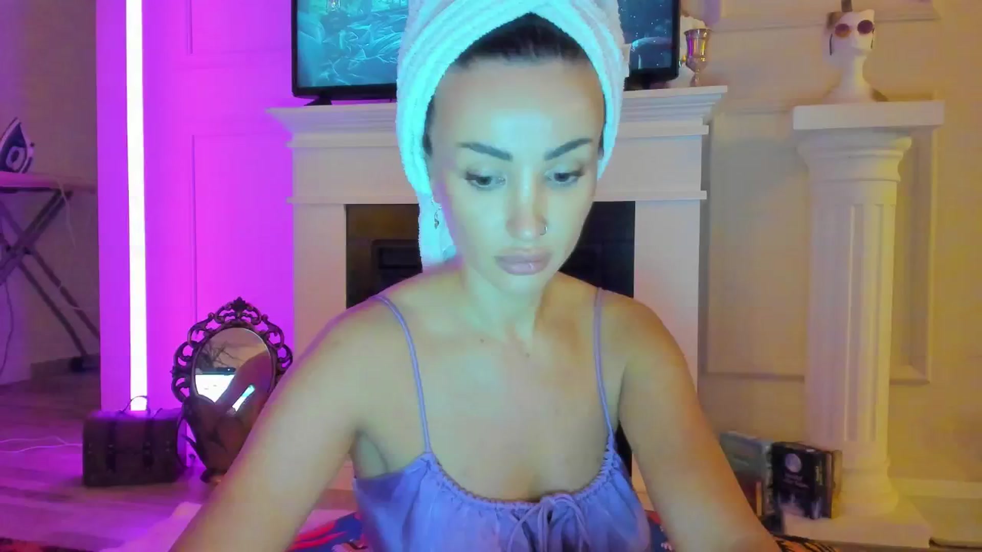 Gallery image thumbnail from AlyssiaKENT1's myfreecams stream on, 10/29/2024, 20:32 image 3 of 20