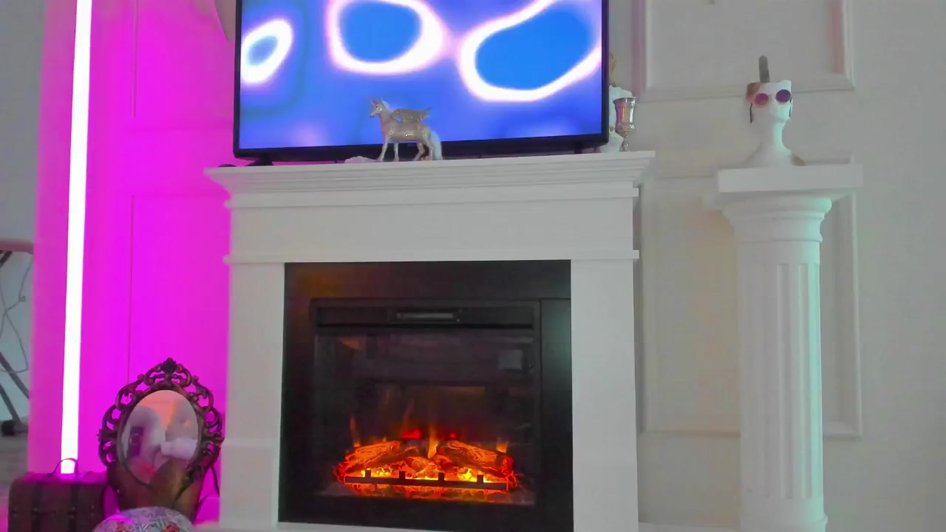 Gallery image thumbnail from AlyssiaKENT1's myfreecams stream on, 10/30/2024, 15:35 image 13 of 20