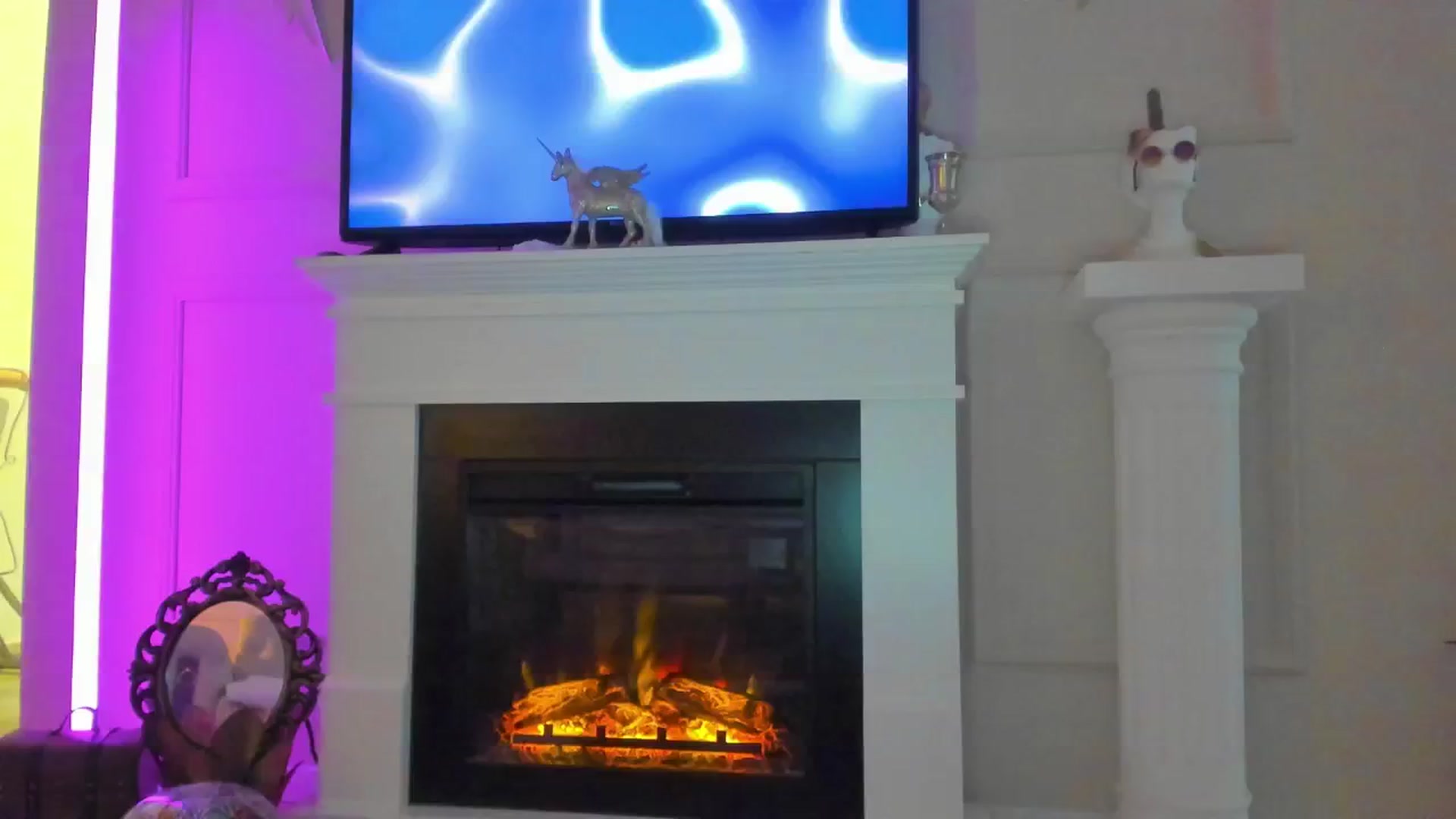 Gallery image thumbnail from AlyssiaKENT1's myfreecams stream on, 10/30/2024, 15:35 image 17 of 20