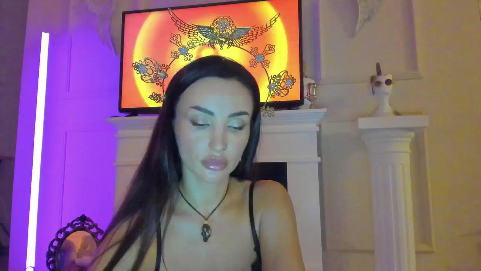 Gallery image thumbnail from AlyssiaKENT1's myfreecams stream on, 10/30/2024, 17:20 image 5 of 20
