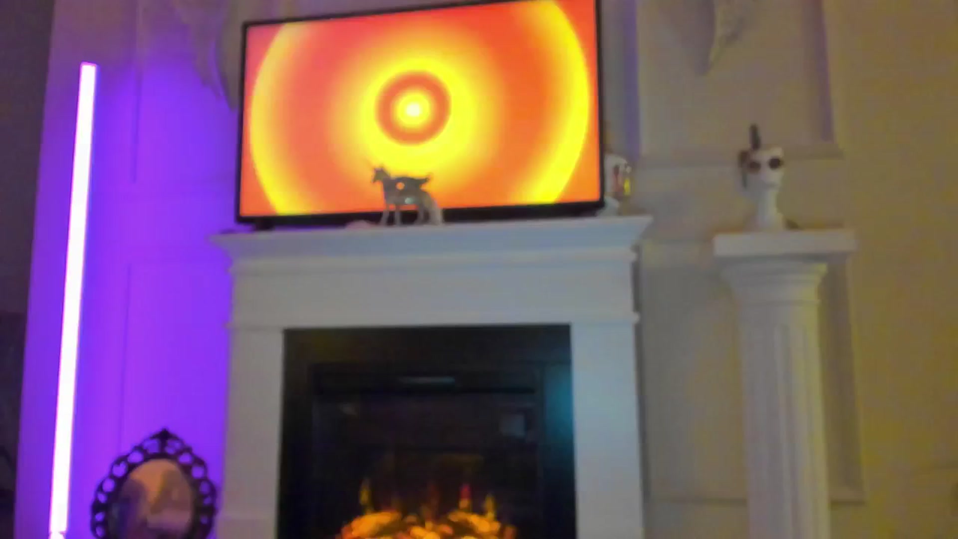 Gallery image thumbnail from AlyssiaKENT1's myfreecams stream on, 10/30/2024, 17:20 image 9 of 20