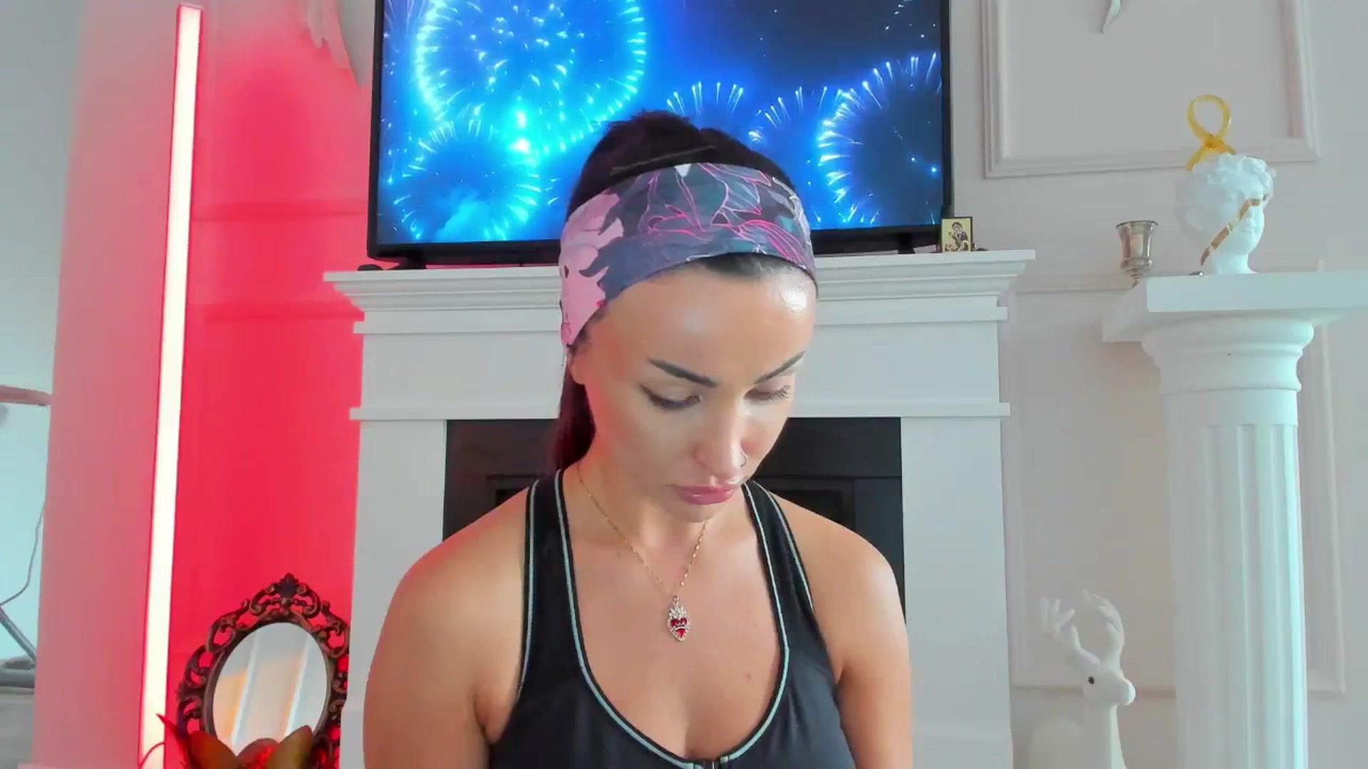 Gallery image thumbnail from AlyssiaKENT1's myfreecams stream on, 11/24/2024, 15:52 image 8 of 20