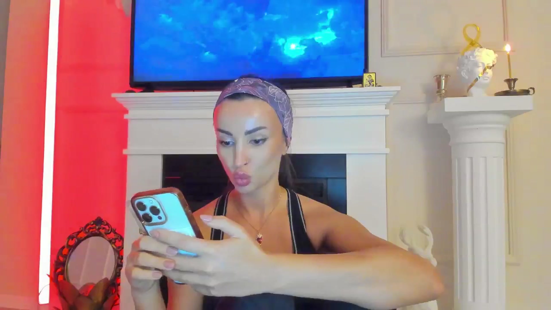 Gallery image thumbnail from AlyssiaKENT1's myfreecams stream on, 11/24/2024, 15:52 image 19 of 20