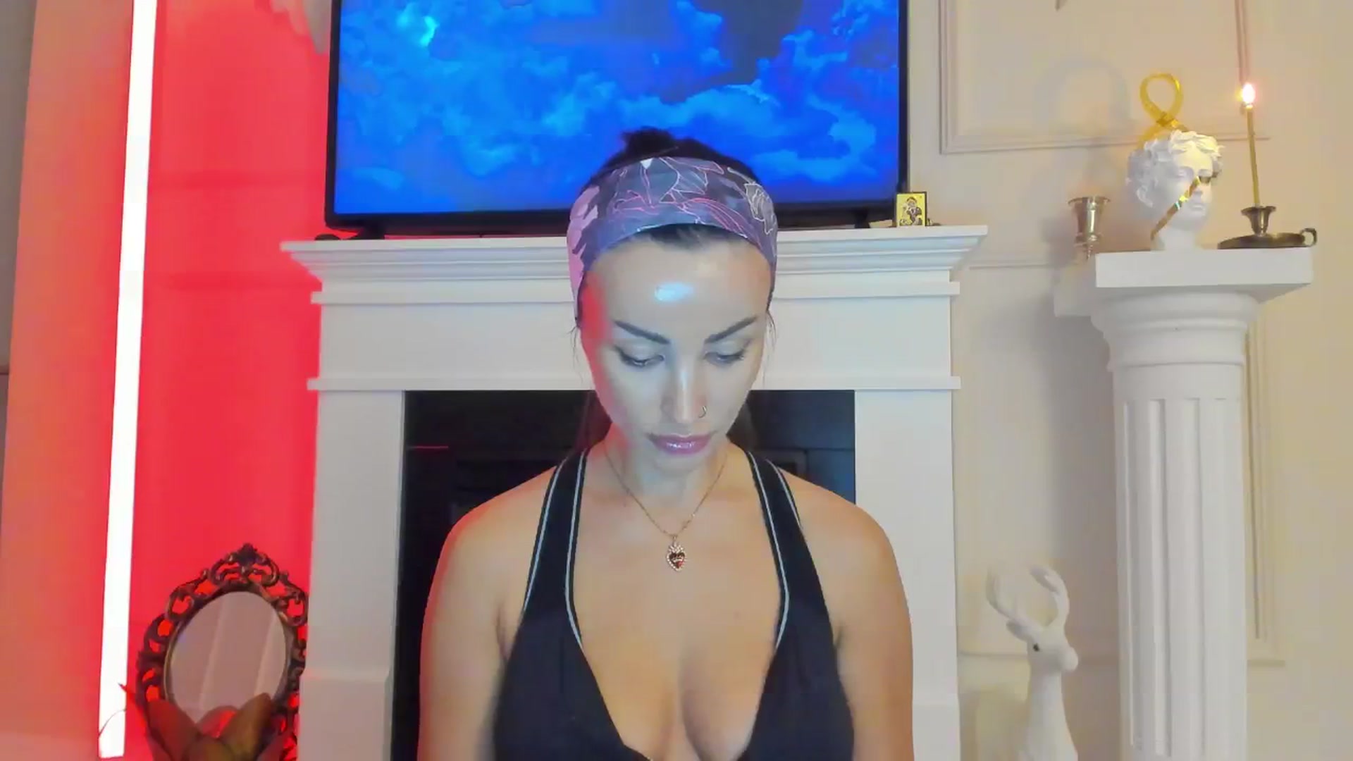 Gallery image thumbnail from AlyssiaKENT1's myfreecams stream on, 11/24/2024, 15:52 image 16 of 20