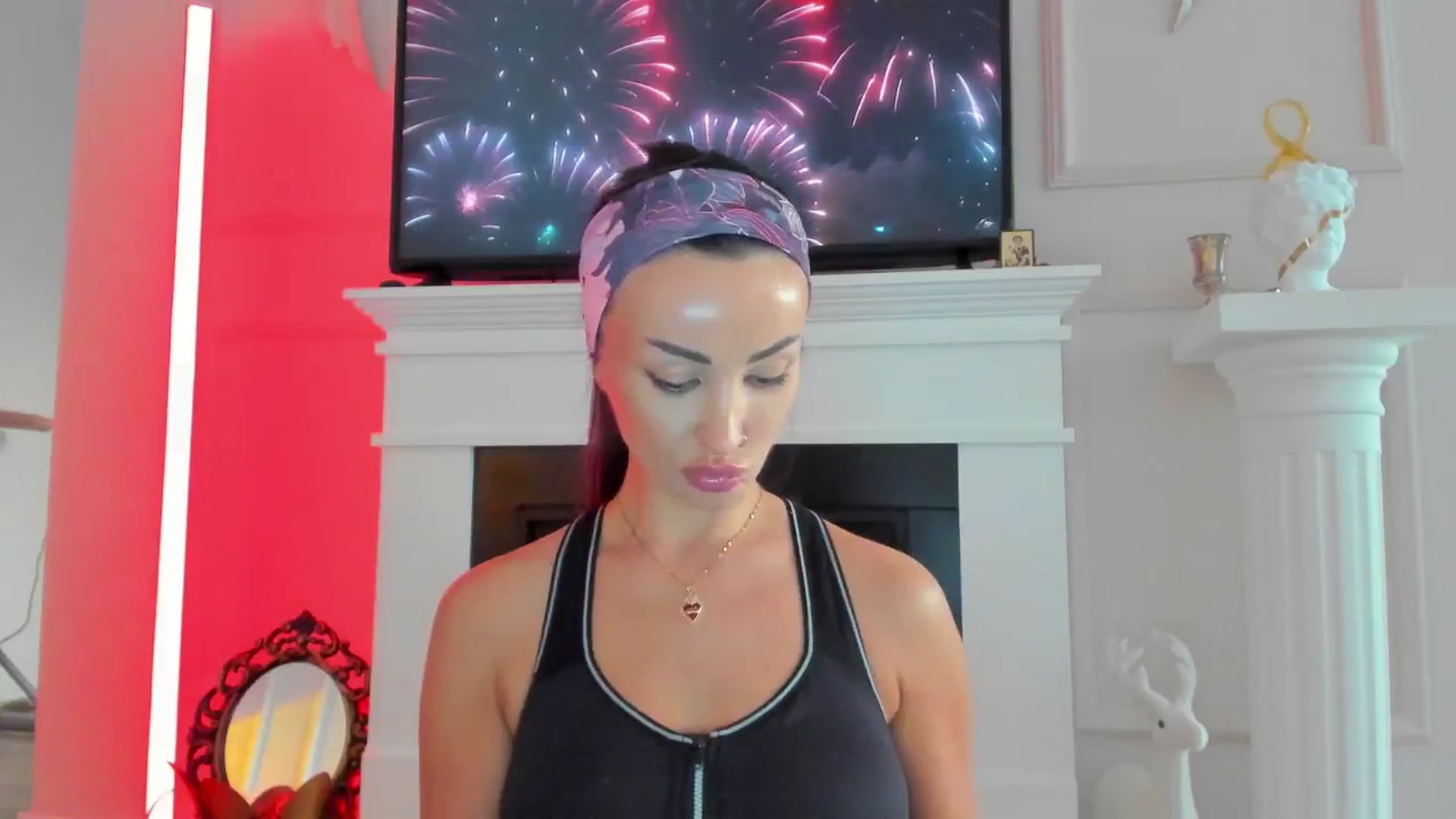 Gallery image thumbnail from AlyssiaKENT1's myfreecams stream on, 11/24/2024, 15:52 image 10 of 20