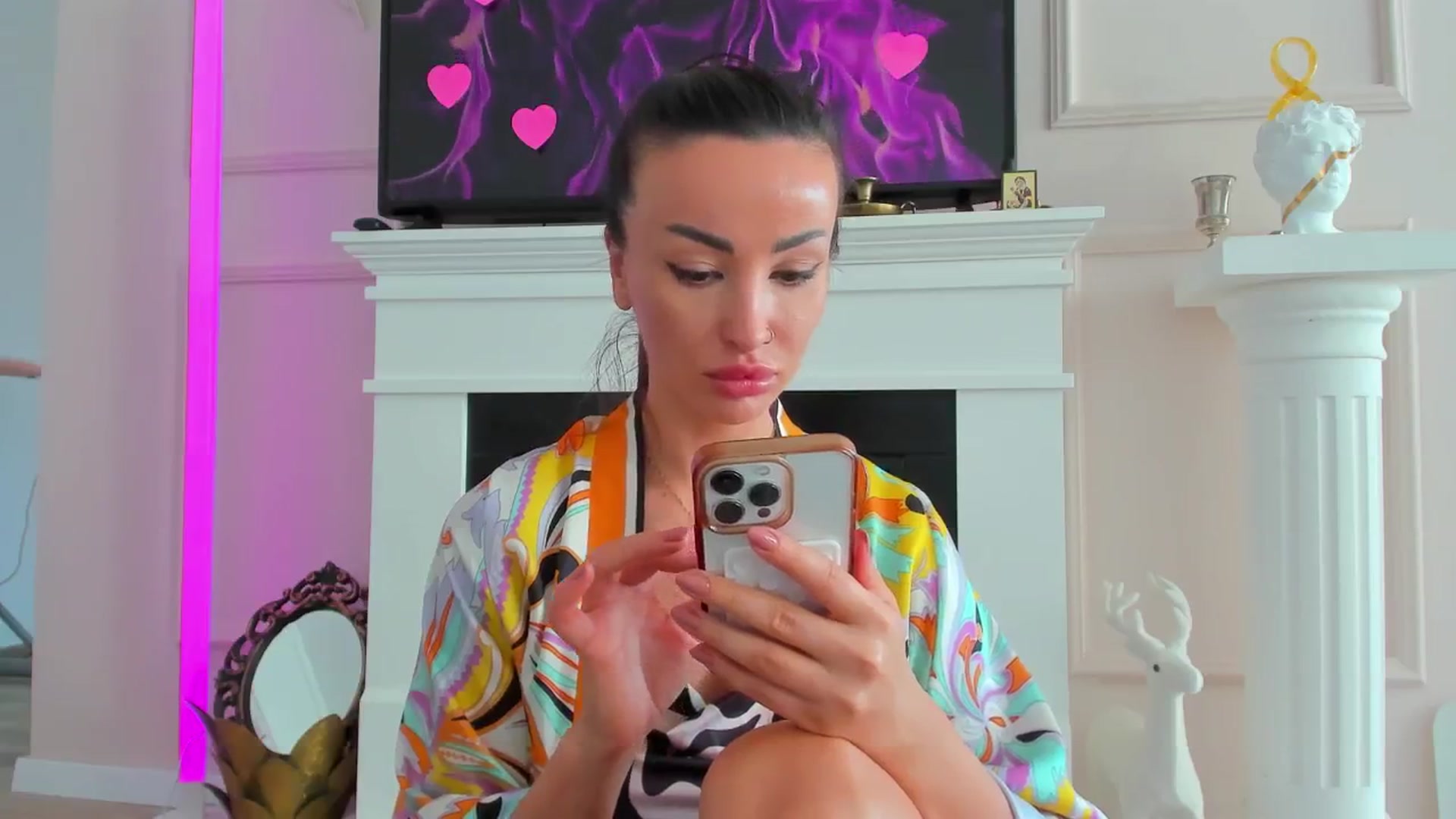 Gallery image thumbnail from AlyssiaKENT1's myfreecams stream on, 11/25/2024, 09:37 image 18 of 20