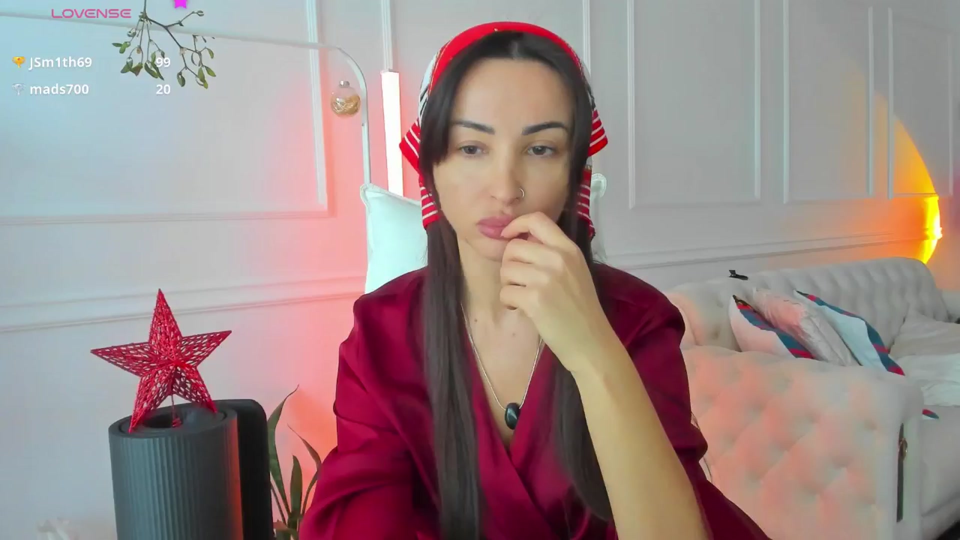 Gallery image thumbnail from AlyssiaKENT1's myfreecams stream on, 12/25/2024, 10:54 image 8 of 20