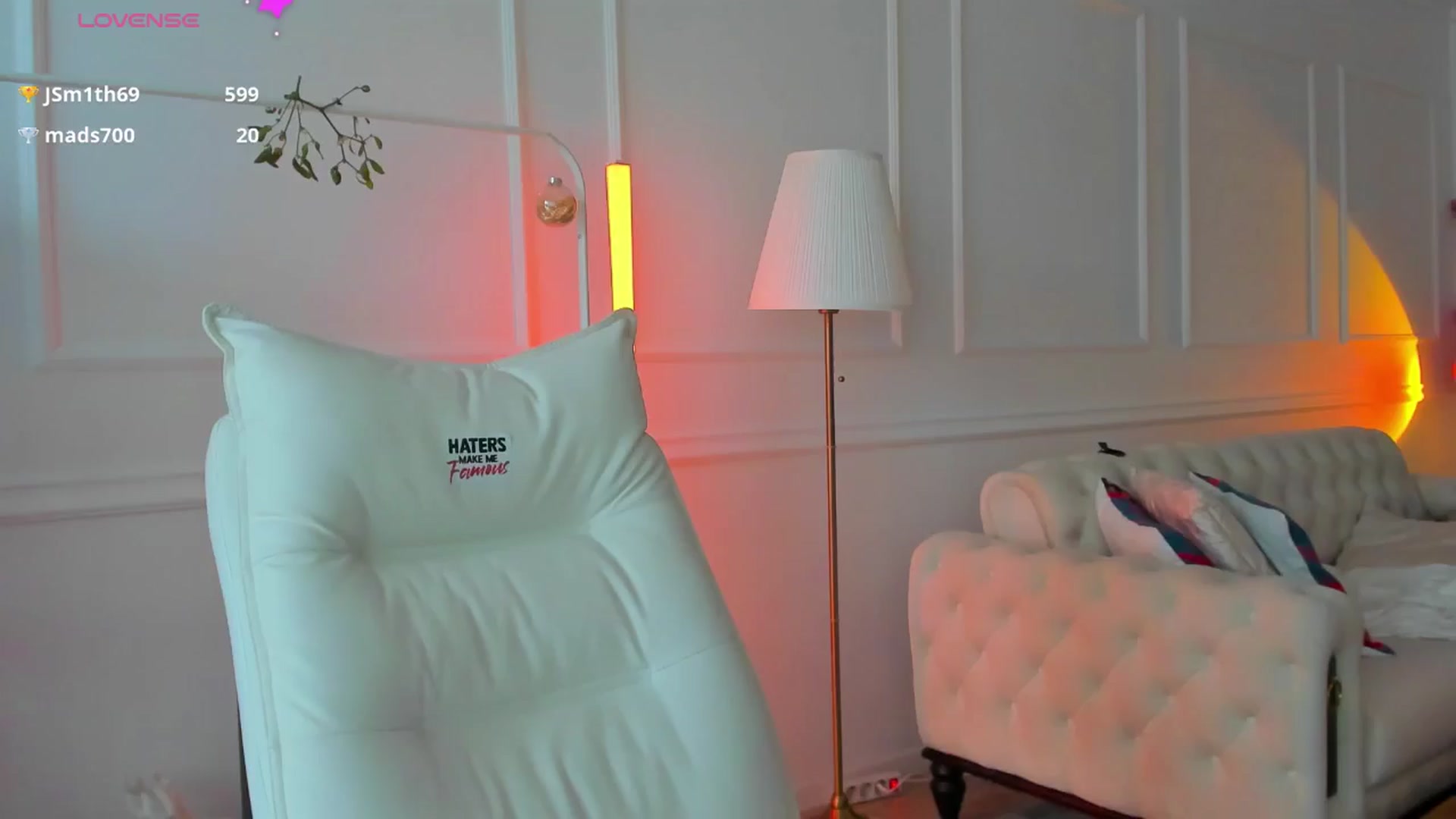 Gallery image thumbnail from AlyssiaKENT1's myfreecams stream on, 12/25/2024, 10:54 image 19 of 20