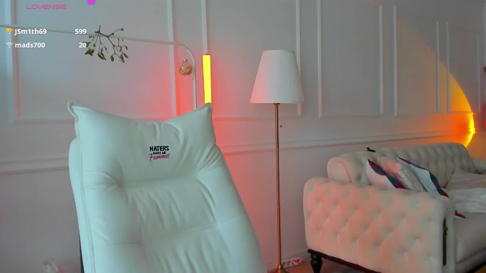 Gallery image thumbnail from AlyssiaKENT1's myfreecams stream on, 12/25/2024, 10:54 image 18 of 20