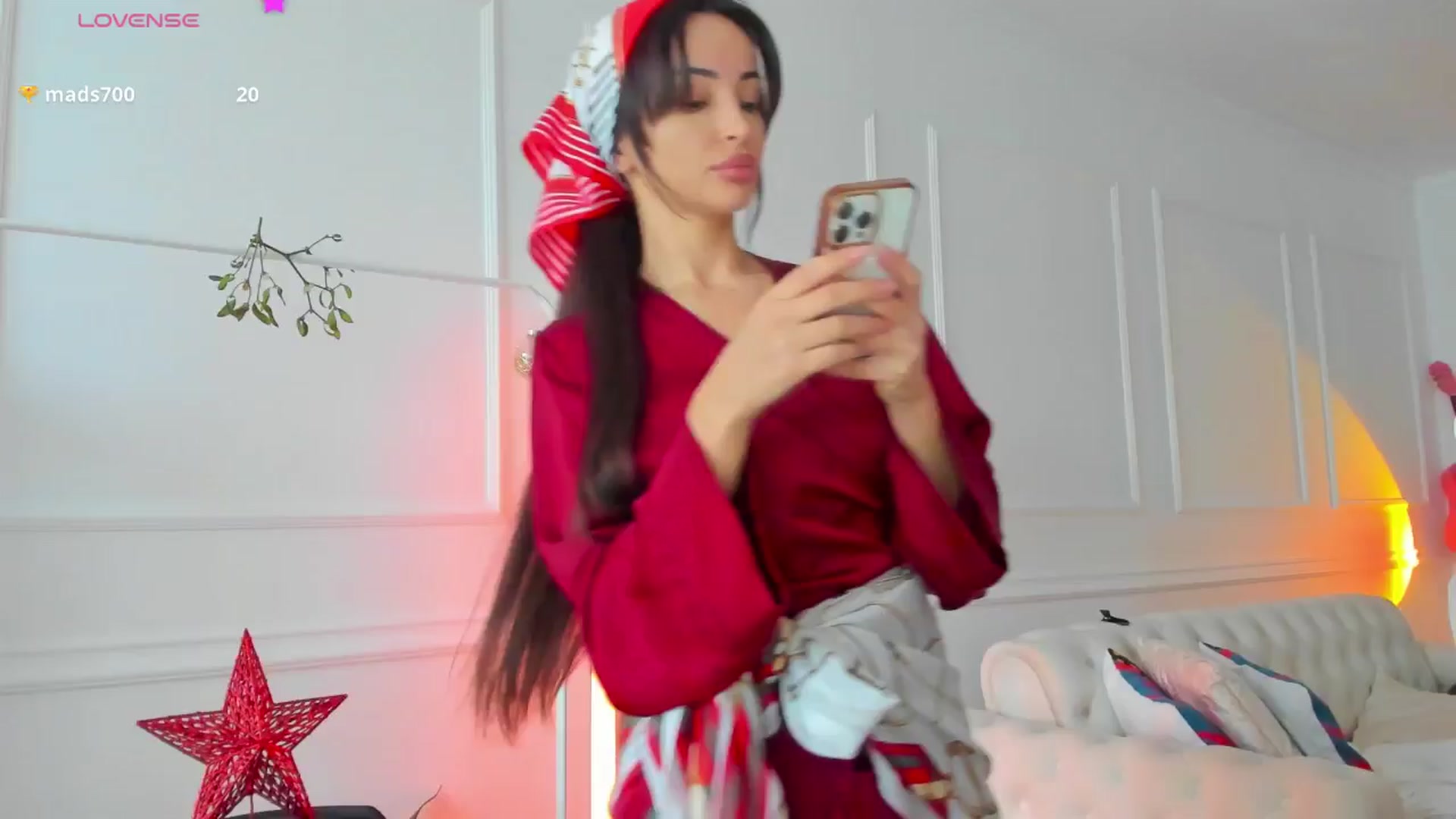 Gallery image thumbnail from AlyssiaKENT1's myfreecams stream on, 12/25/2024, 10:54 image 4 of 20