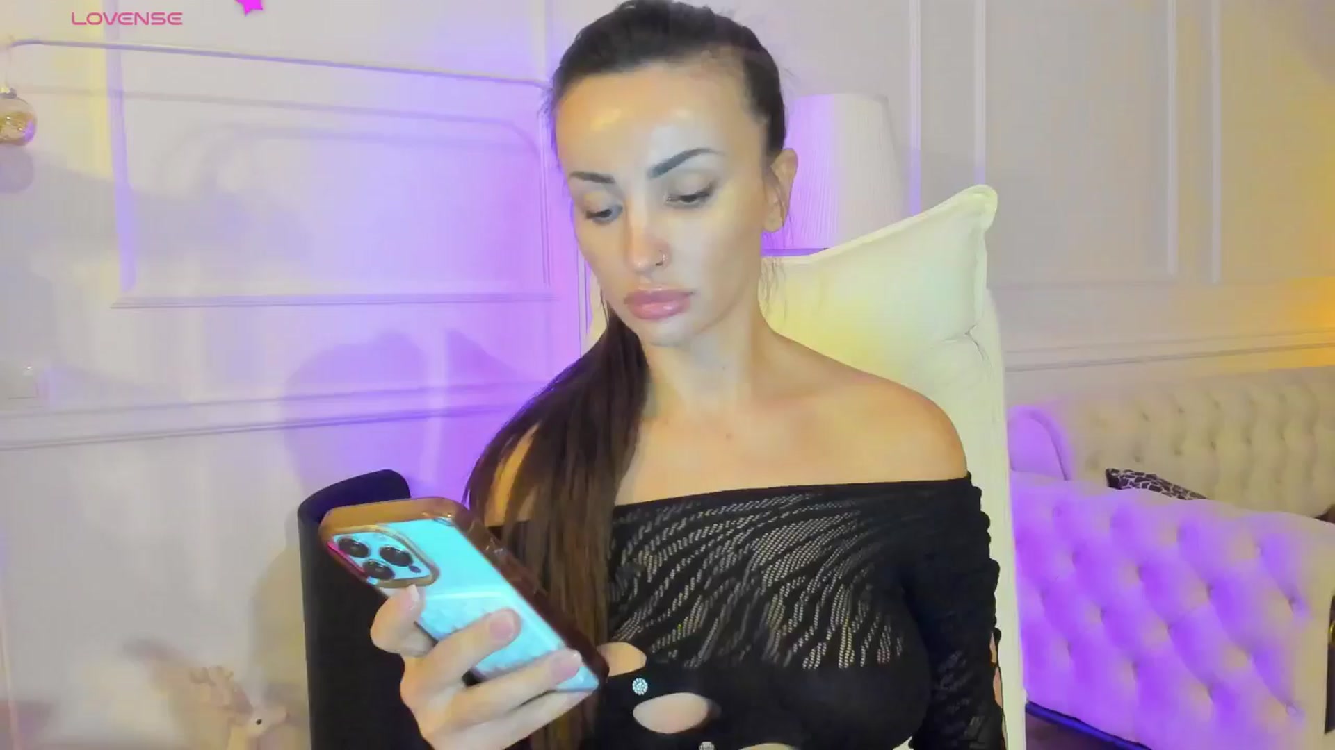 Gallery image thumbnail from AlyssiaKENT1's myfreecams stream on, 12/29/2024, 17:11 image 18 of 20