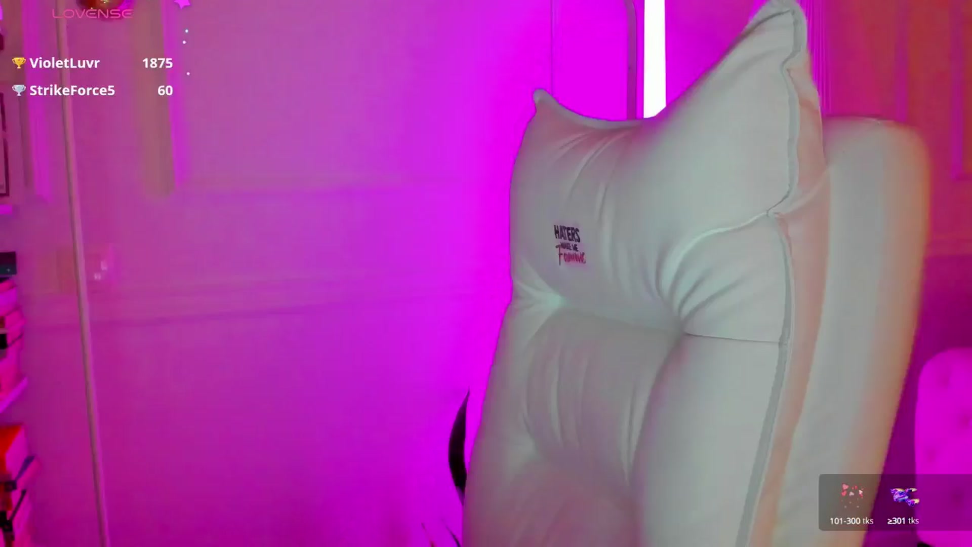 Gallery image thumbnail from AlyssiaKENT1's myfreecams stream on, 01/01/2025, 24:08 image 14 of 20