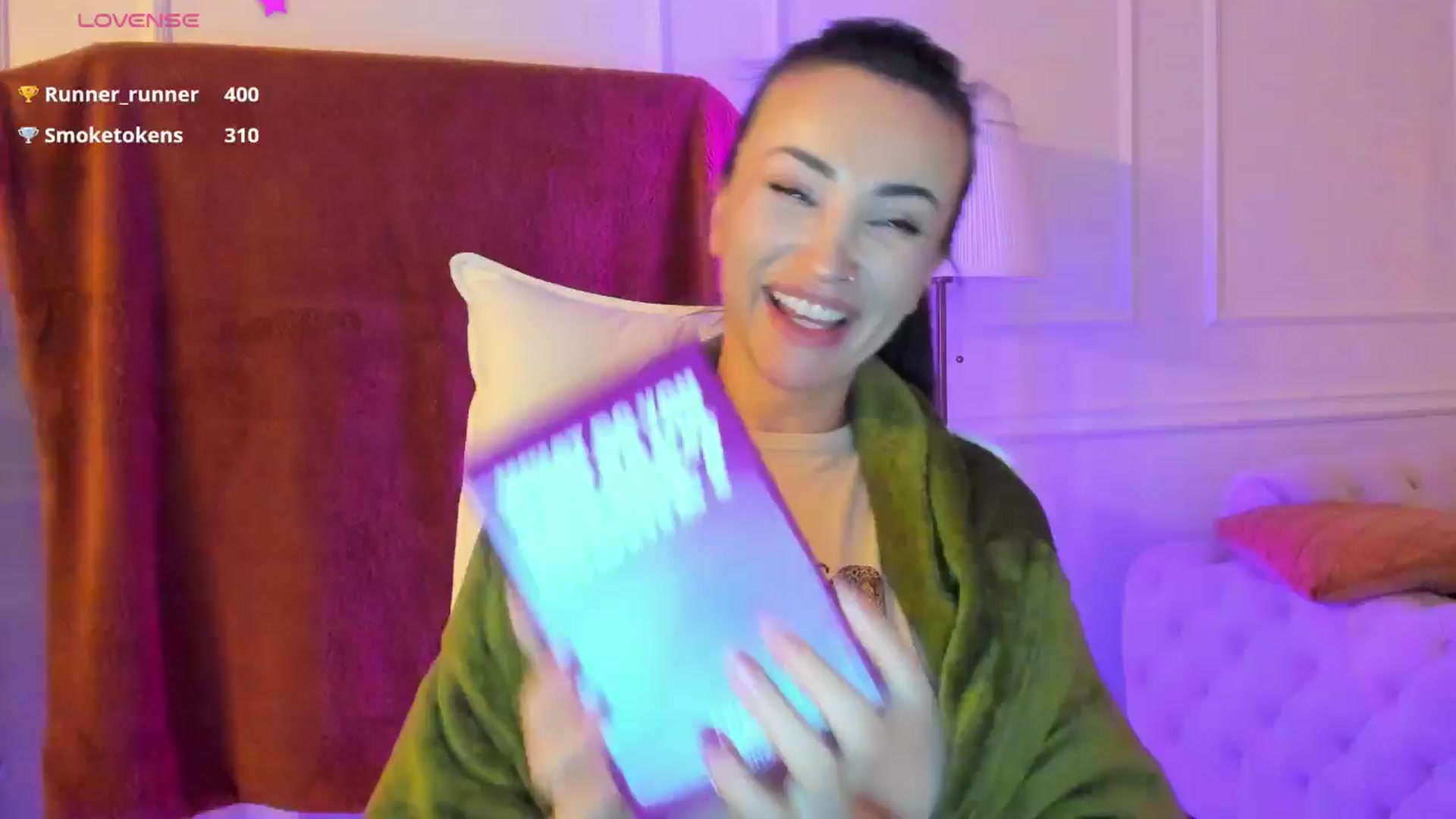 Gallery image thumbnail from AlyssiaKENT1's myfreecams stream on, 01/07/2025, 17:42 image 11 of 20
