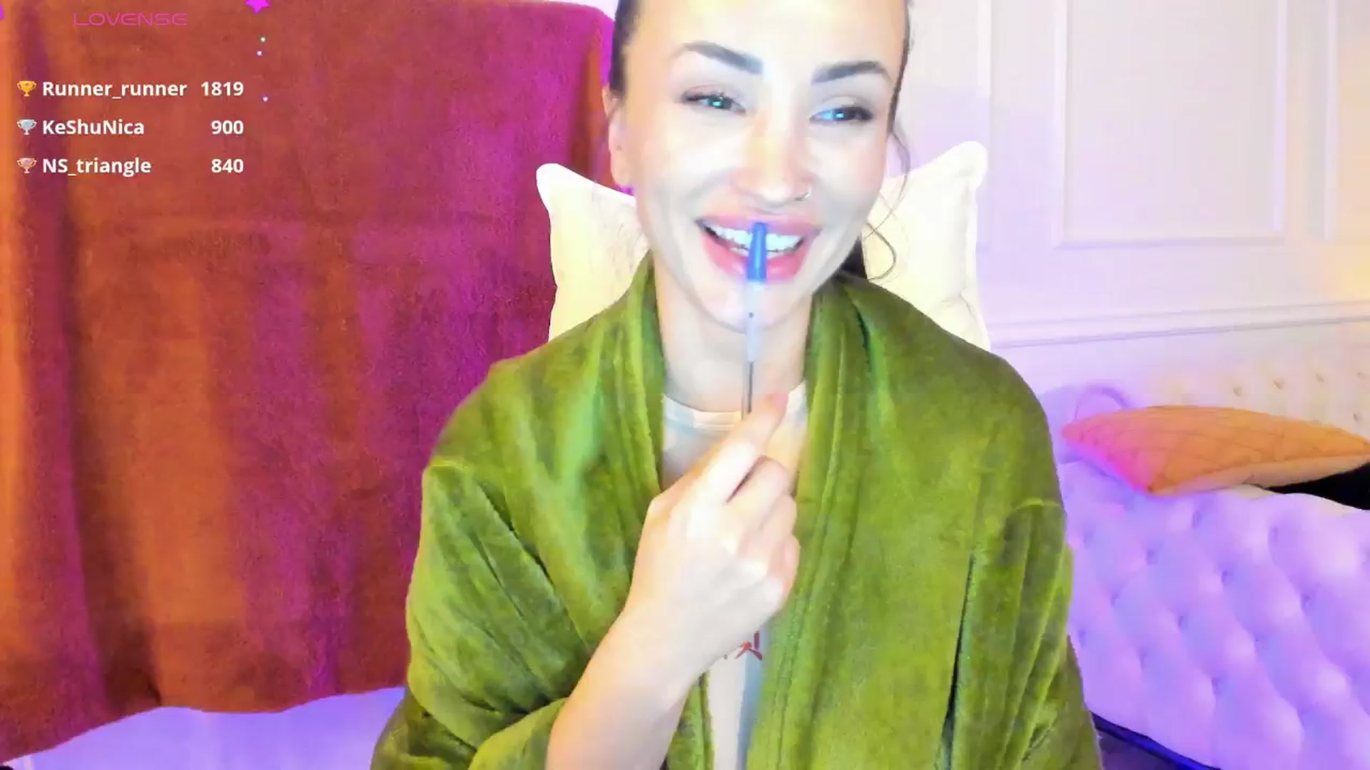 Gallery image thumbnail from AlyssiaKENT1's myfreecams stream on, 01/07/2025, 19:44 image 10 of 20
