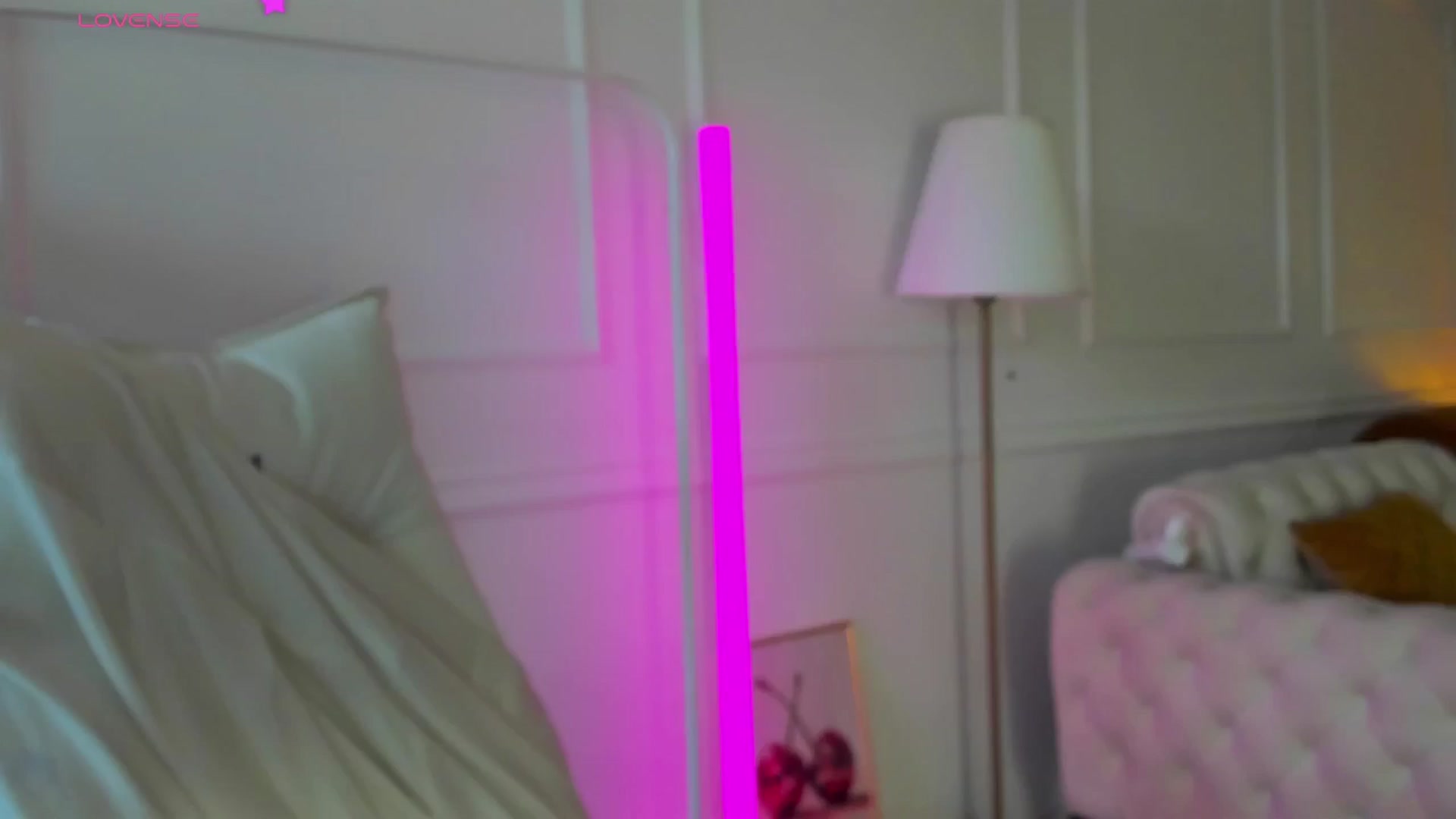 Gallery image thumbnail from AlyssiaKENT1's myfreecams stream on, 01/14/2025, 15:22 image 4 of 20