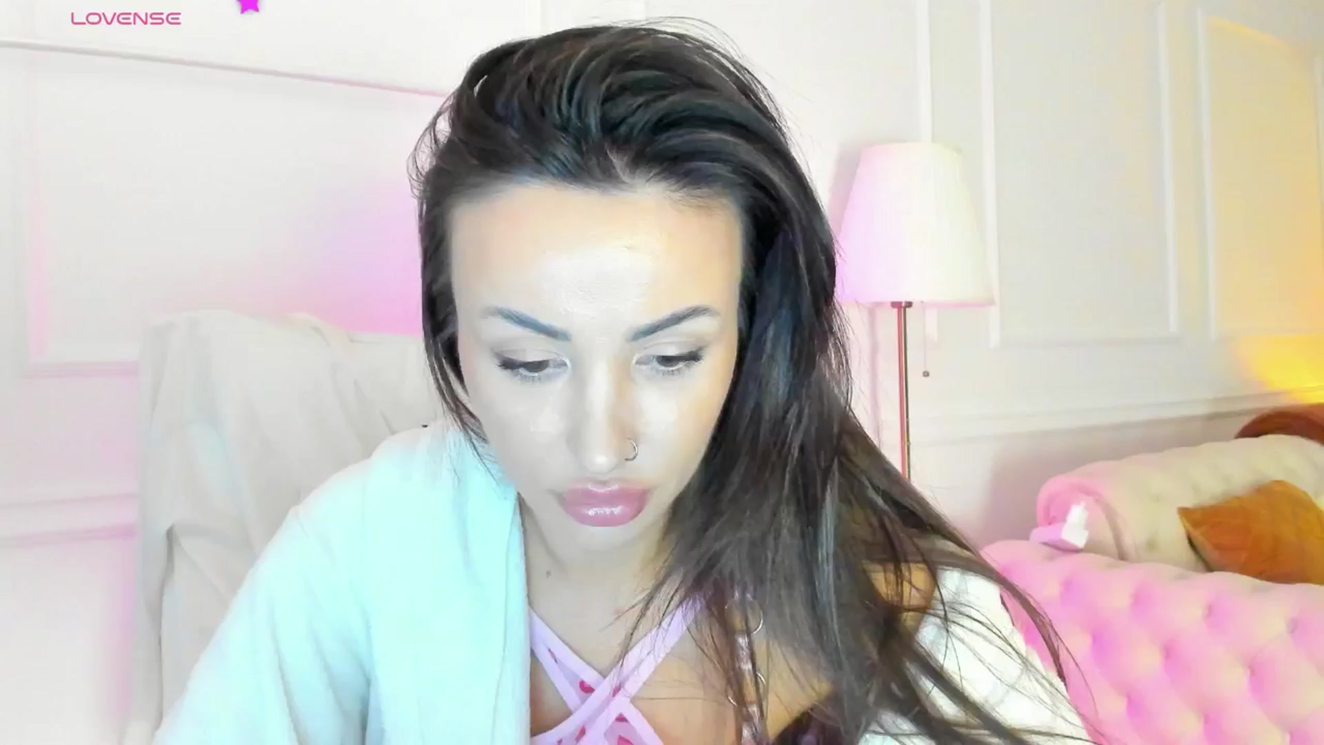 Gallery image thumbnail from AlyssiaKENT1's myfreecams stream on, 01/14/2025, 15:22 image 12 of 20