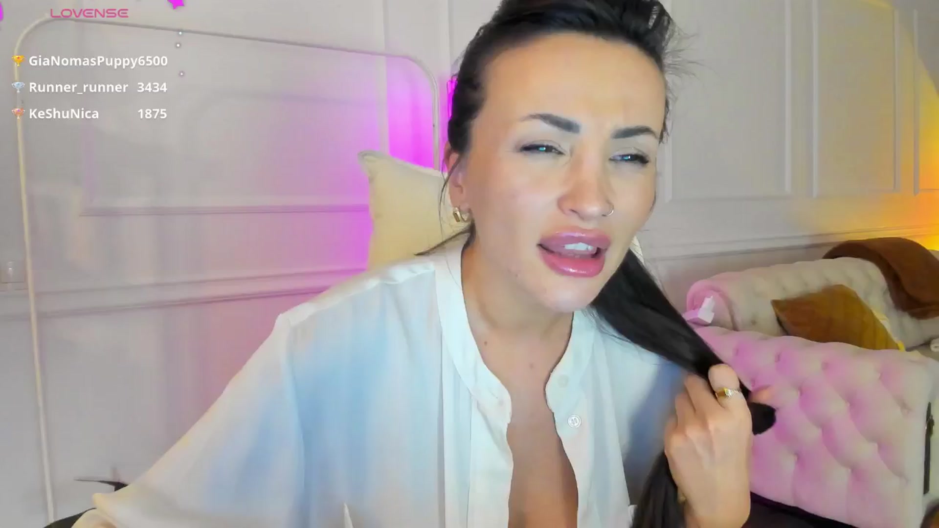 Gallery image thumbnail from AlyssiaKENT1's myfreecams stream on, 01/14/2025, 20:05 image 20 of 20