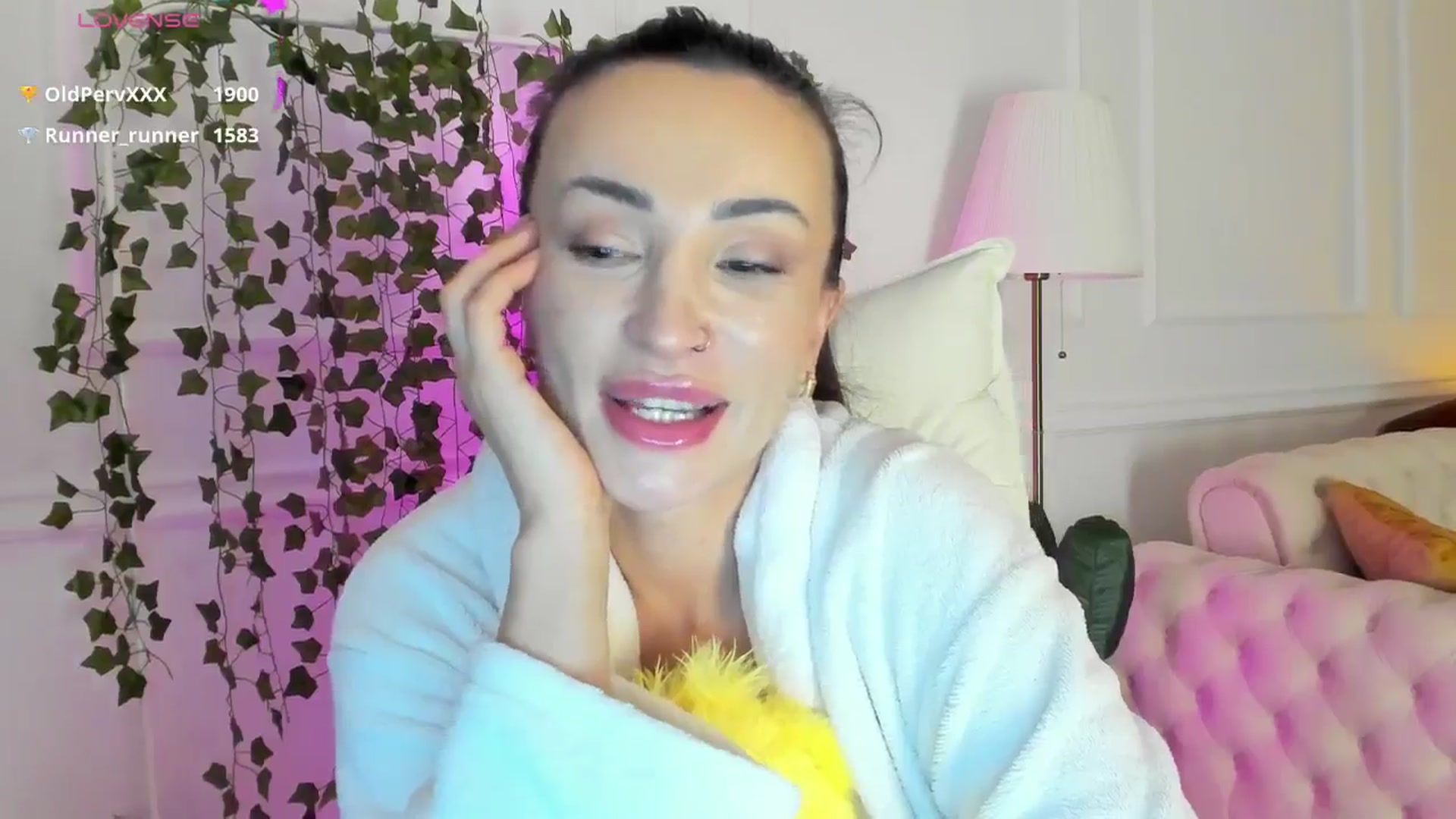 Gallery image thumbnail from AlyssiaKENT1's myfreecams stream on, 01/15/2025, 18:15 image 15 of 20