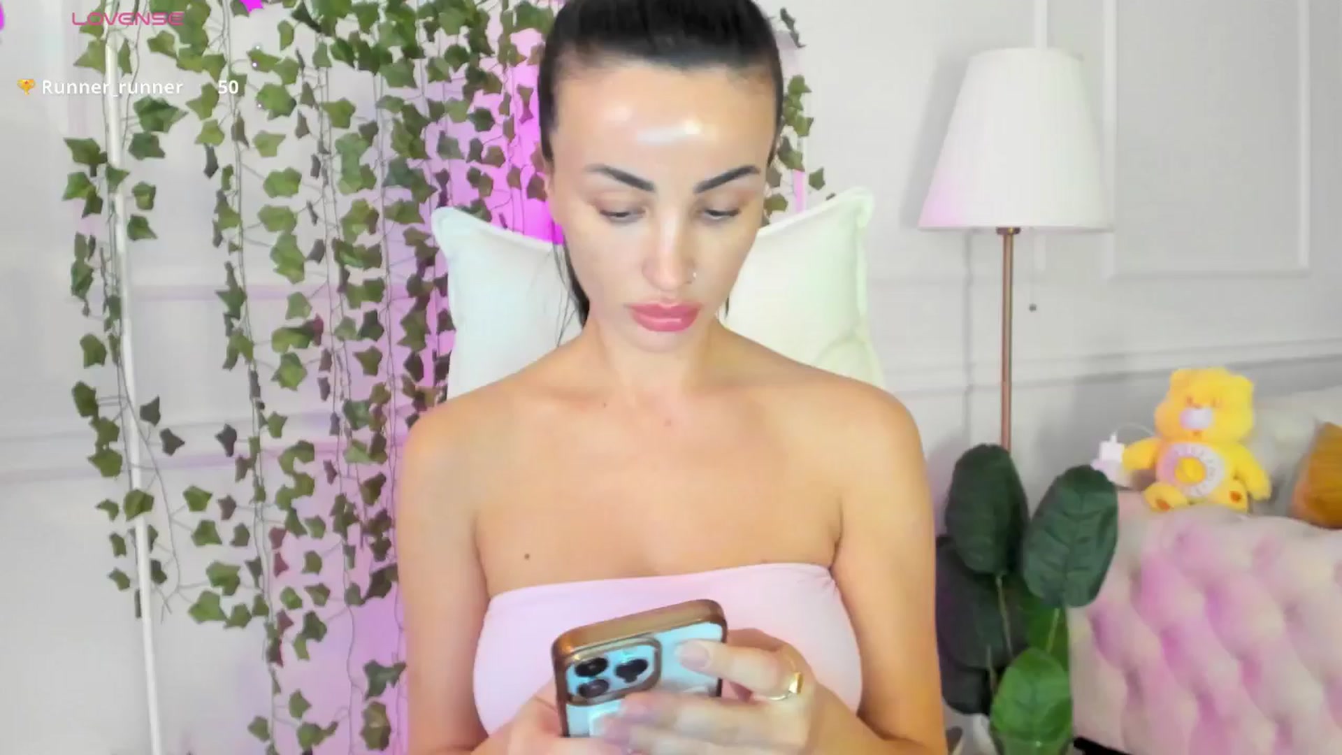 Gallery image thumbnail from AlyssiaKENT1's myfreecams stream on, 01/18/2025, 16:59 image 4 of 20