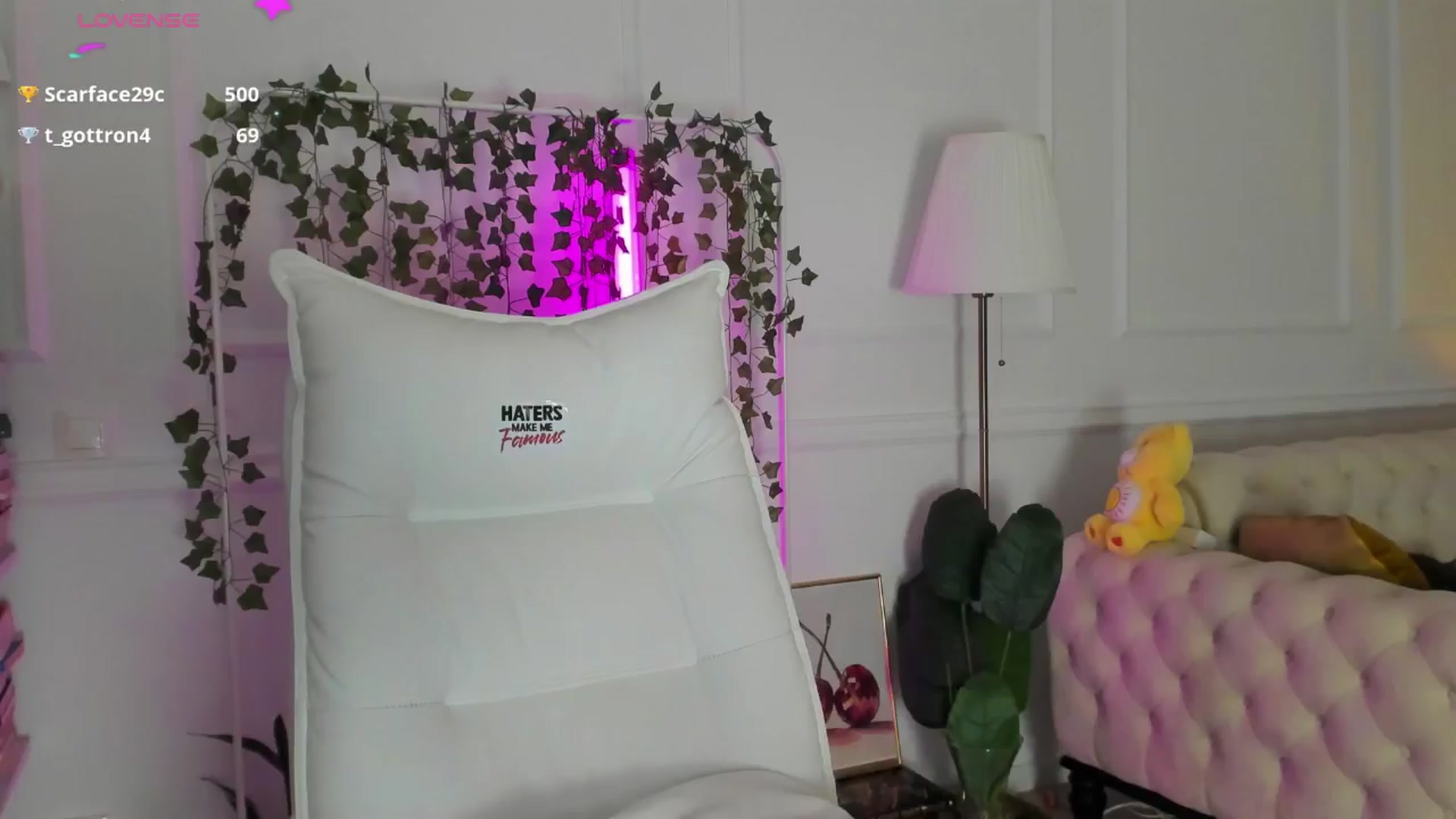 Gallery image thumbnail from AlyssiaKENT1's myfreecams stream on, 01/24/2025, 19:46 image 10 of 20