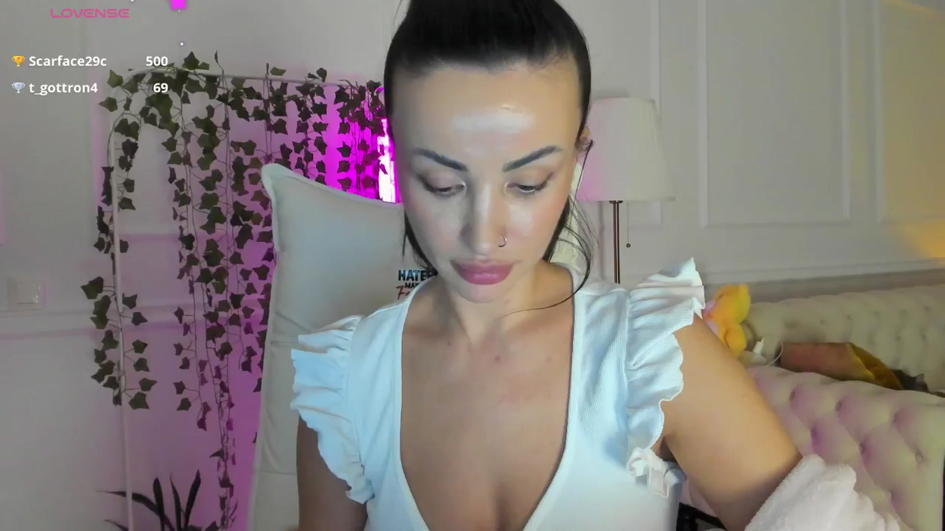 Gallery image thumbnail from AlyssiaKENT1's myfreecams stream on, 01/24/2025, 19:46 image 18 of 20