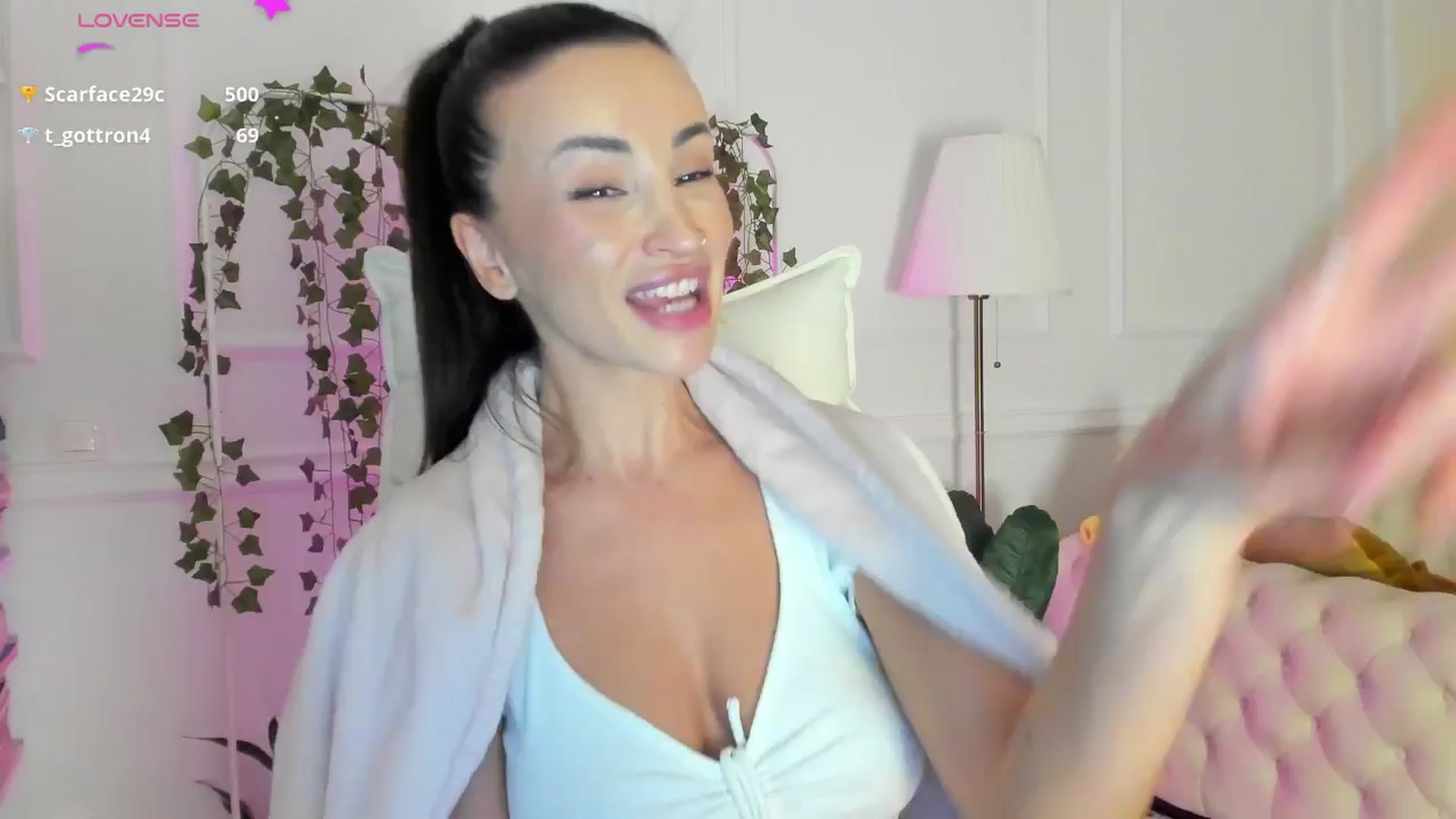 Gallery image thumbnail from AlyssiaKENT1's myfreecams stream on, 01/24/2025, 19:46 image 4 of 20