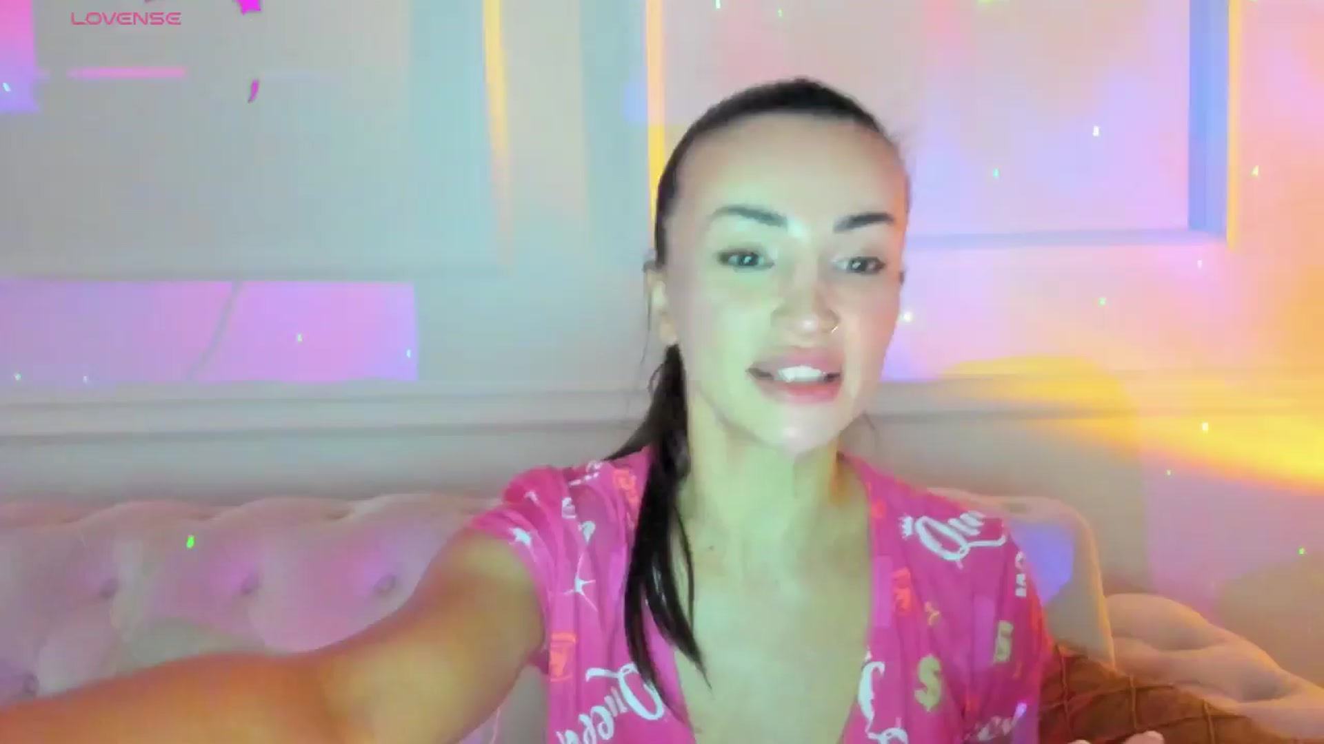 Gallery image thumbnail from AlyssiaKENT1's myfreecams stream on, 01/25/2025, 15:34 image 12 of 20