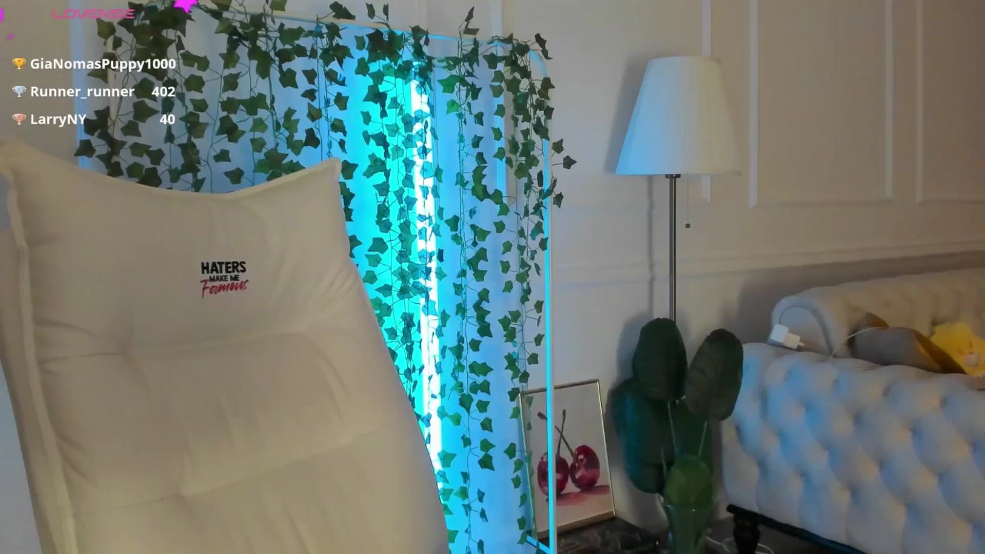 Gallery image thumbnail from AlyssiaKENT1's myfreecams stream on, 01/28/2025, 19:50 image 10 of 20