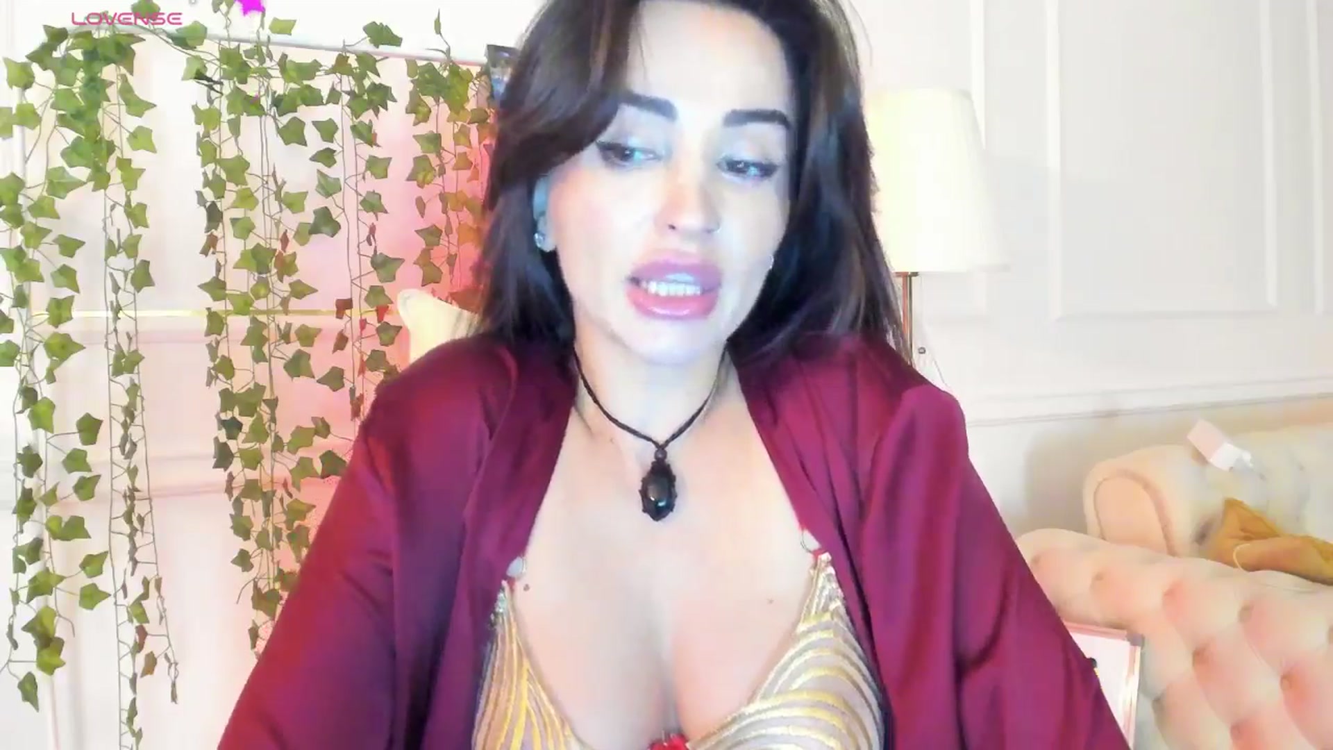 Gallery image thumbnail from AlyssiaKENT1's myfreecams stream on, 02/05/2025, 19:32 image 17 of 20