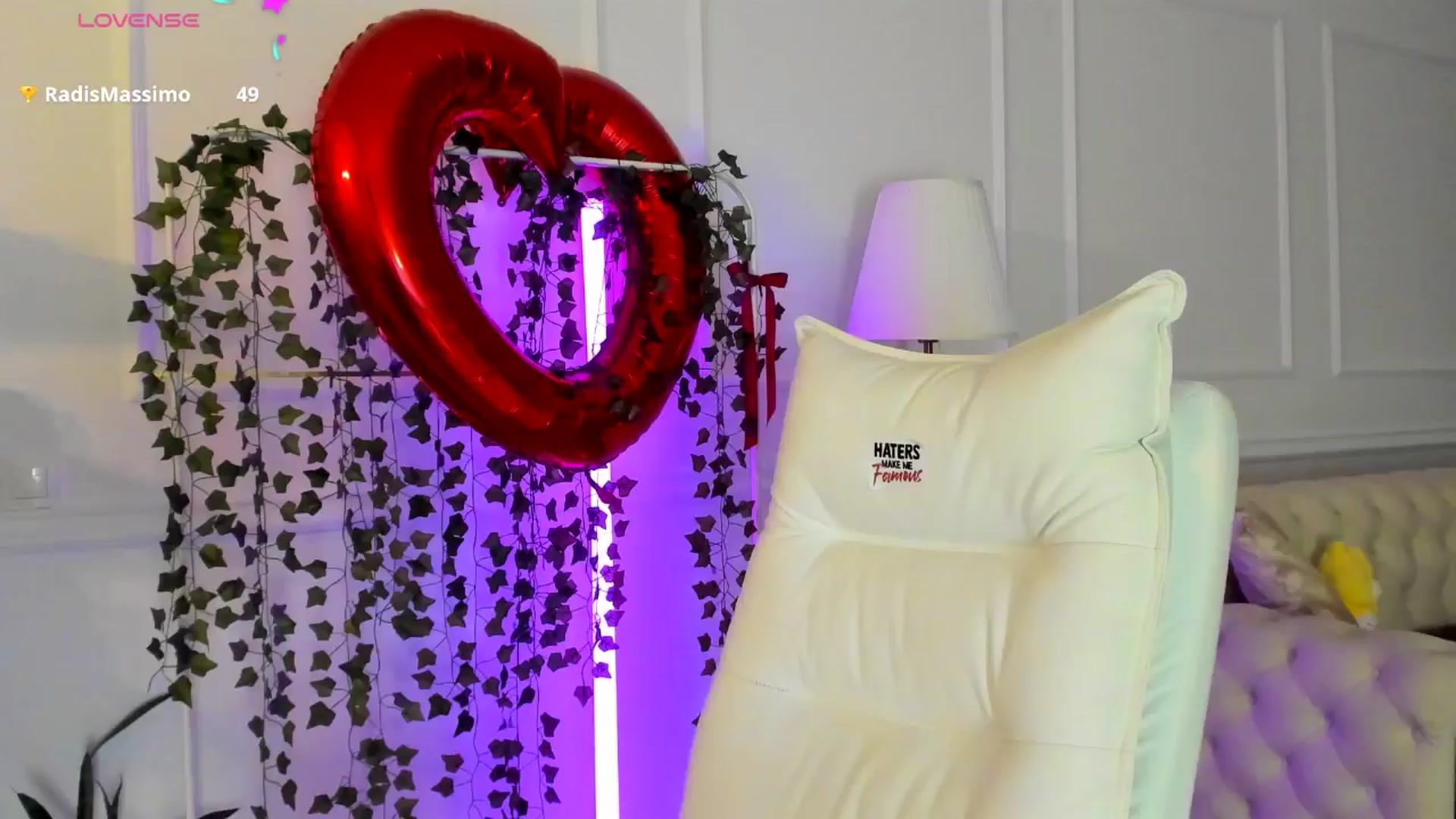 Gallery image thumbnail from AlyssiaKENT1's myfreecams stream on, 02/13/2025, 17:02 image 15 of 20