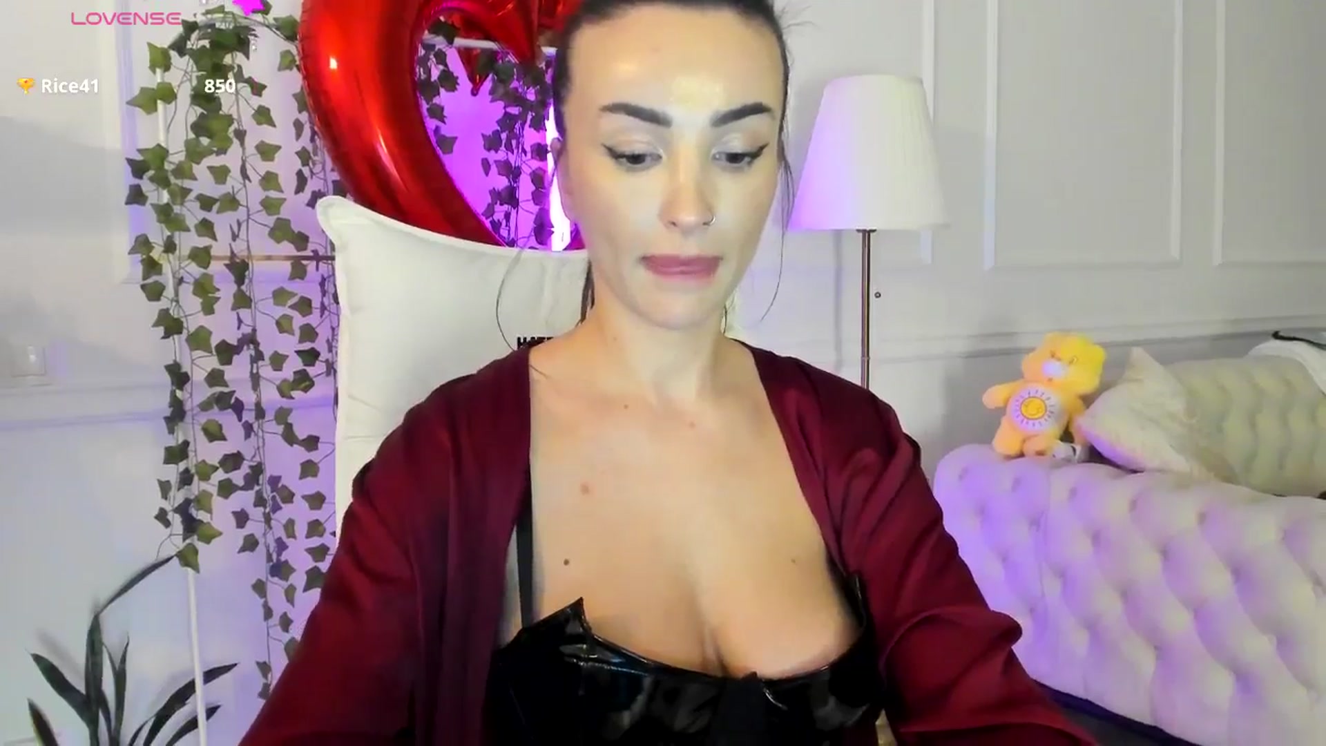 Gallery image thumbnail from AlyssiaKENT1's myfreecams stream on, 02/14/2025, 18:47 image 2 of 20