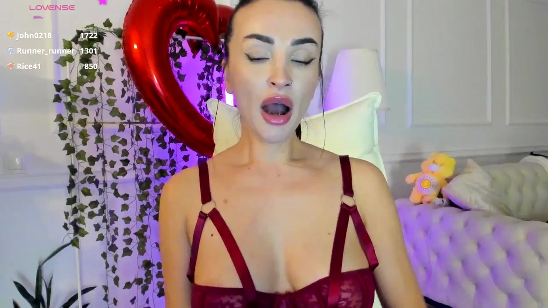 Gallery image thumbnail from AlyssiaKENT1's myfreecams stream on, 02/14/2025, 18:47 image 9 of 20
