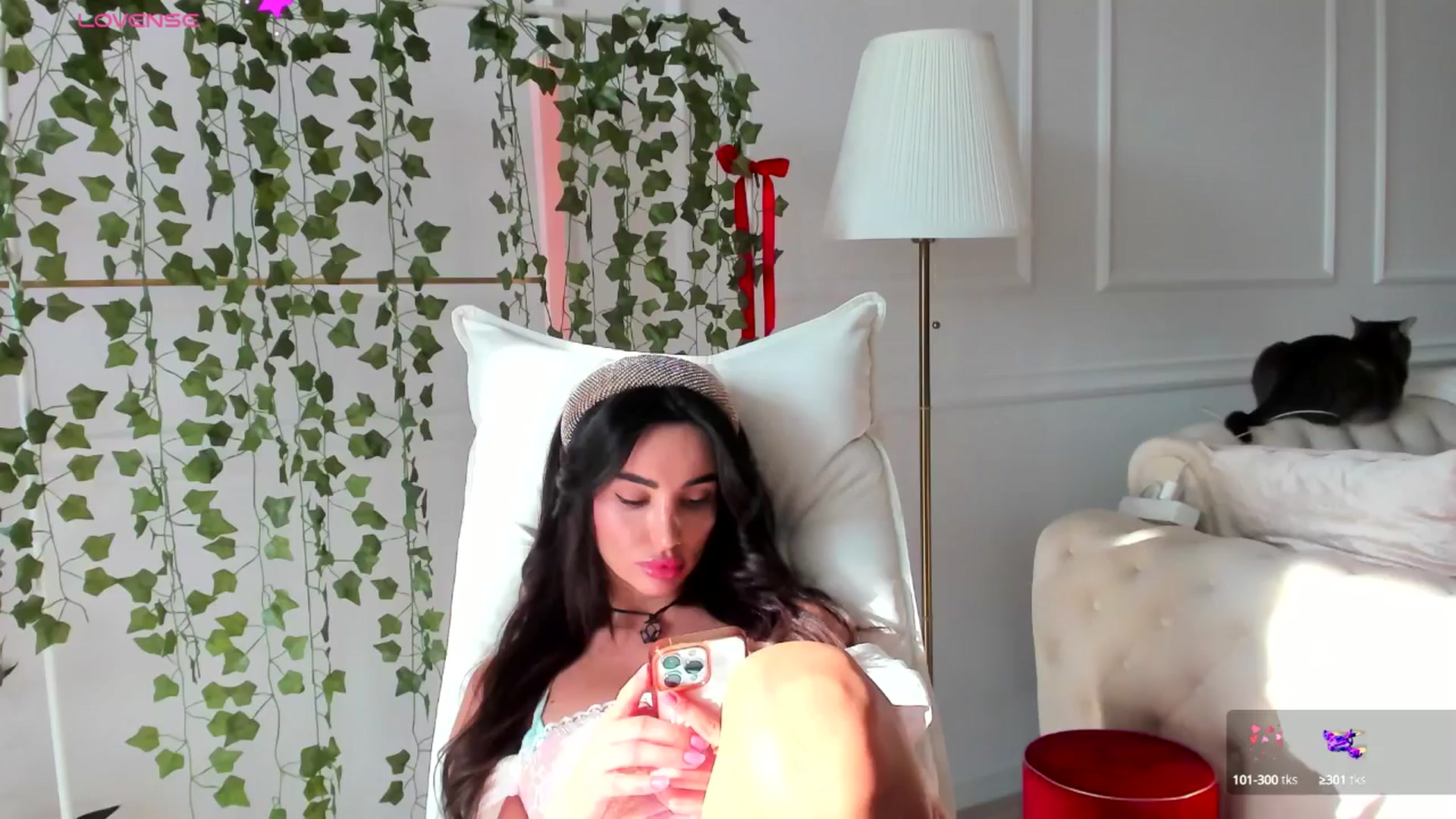 Gallery image thumbnail from AlyssiaKENT1's myfreecams stream on, 02/26/2025, 15:22 image 6 of 20